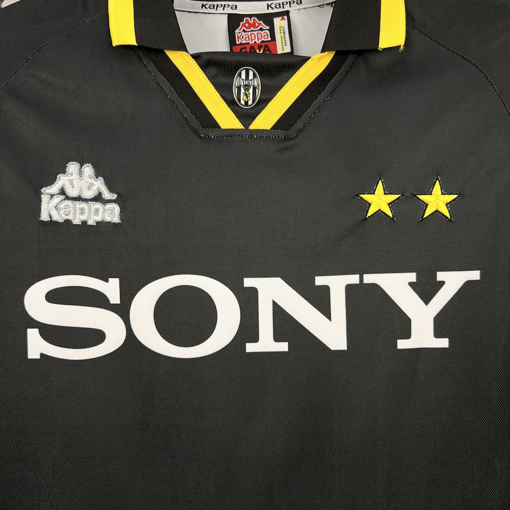 Retro Juventus 1996-97 Third Jersey - Unitedfutballjersey