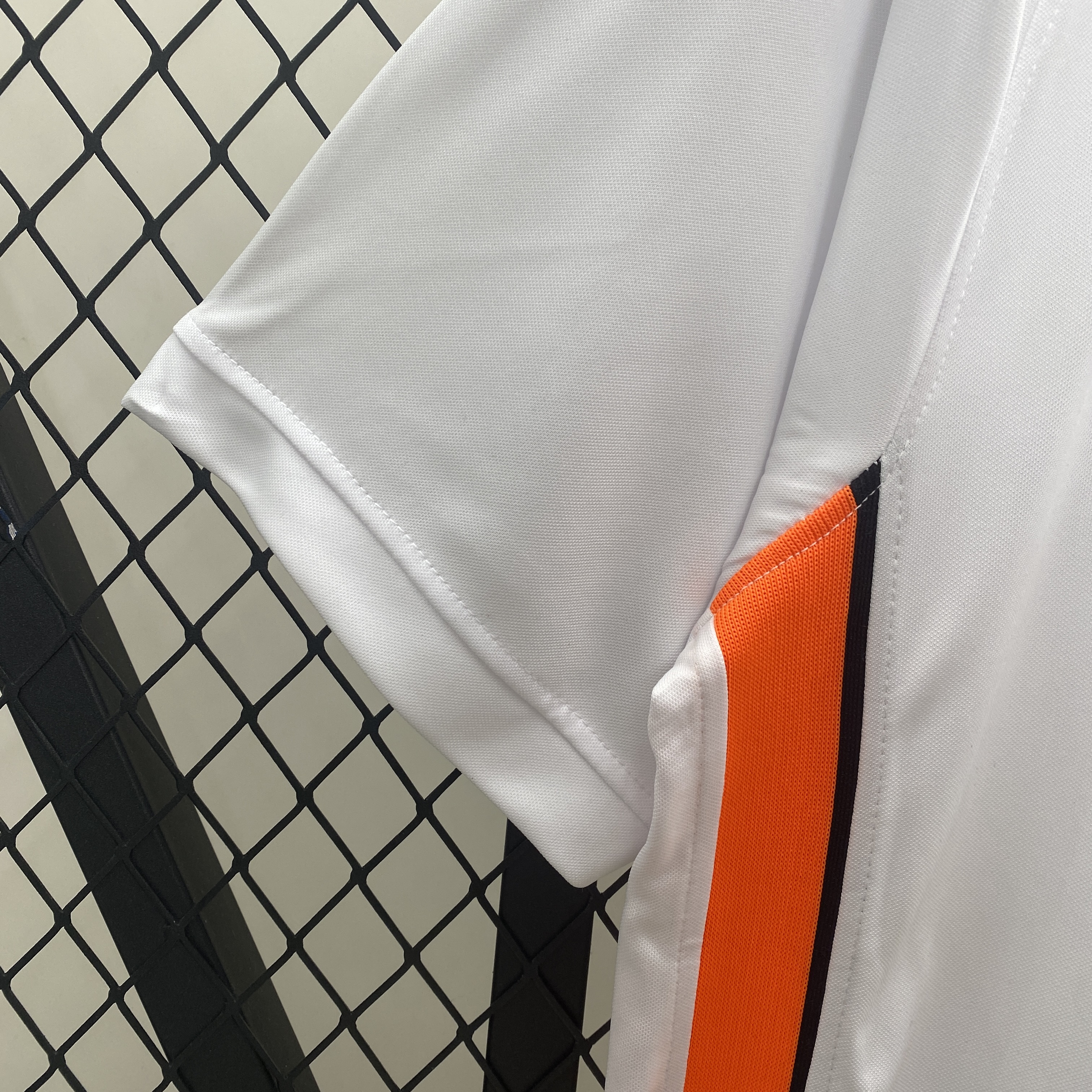 Retro Valencia 2006-07 Home Jersey - Unitedfutballjersey