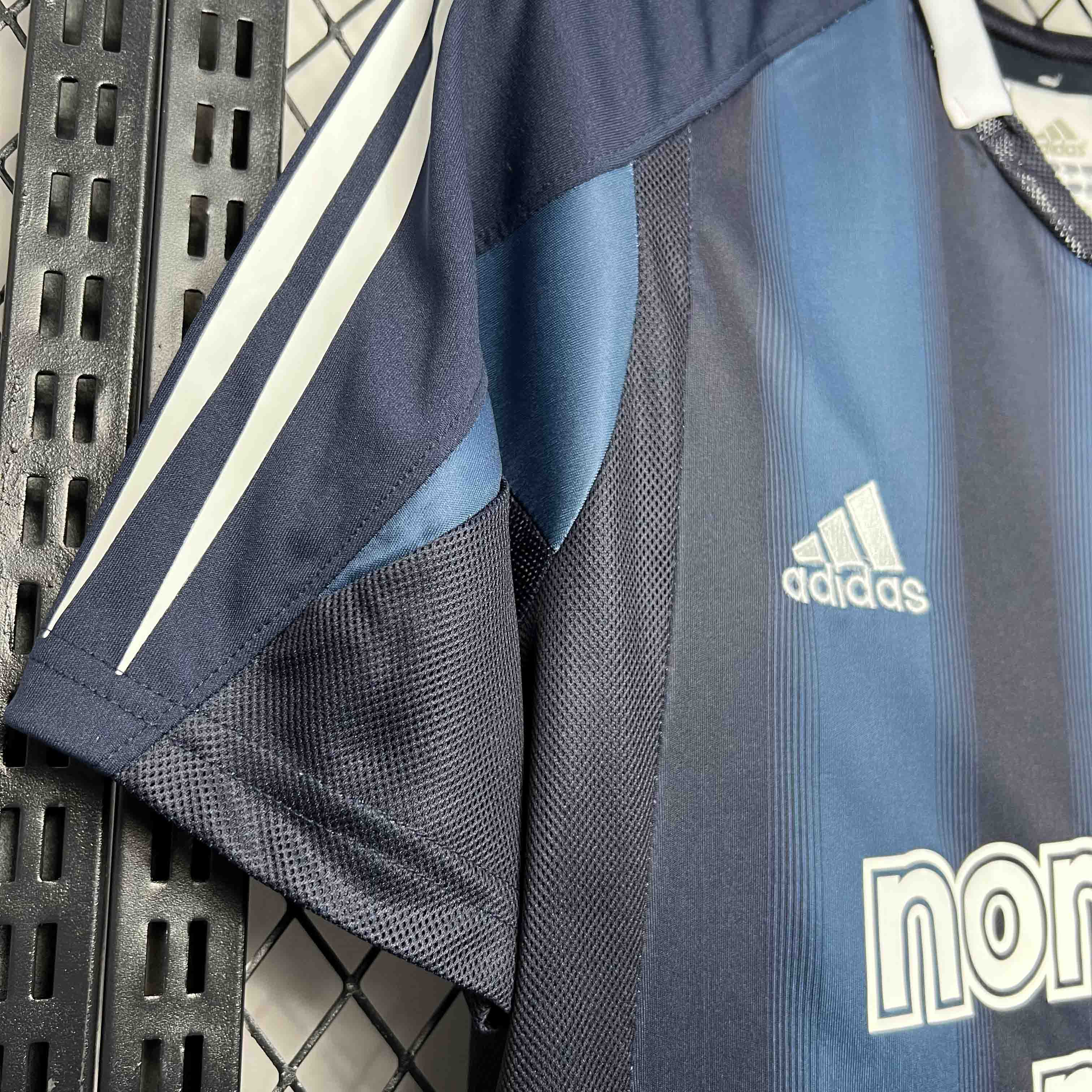 Retro Newcastle United 2004-05 Away Jersey - Unitedfutballjersey