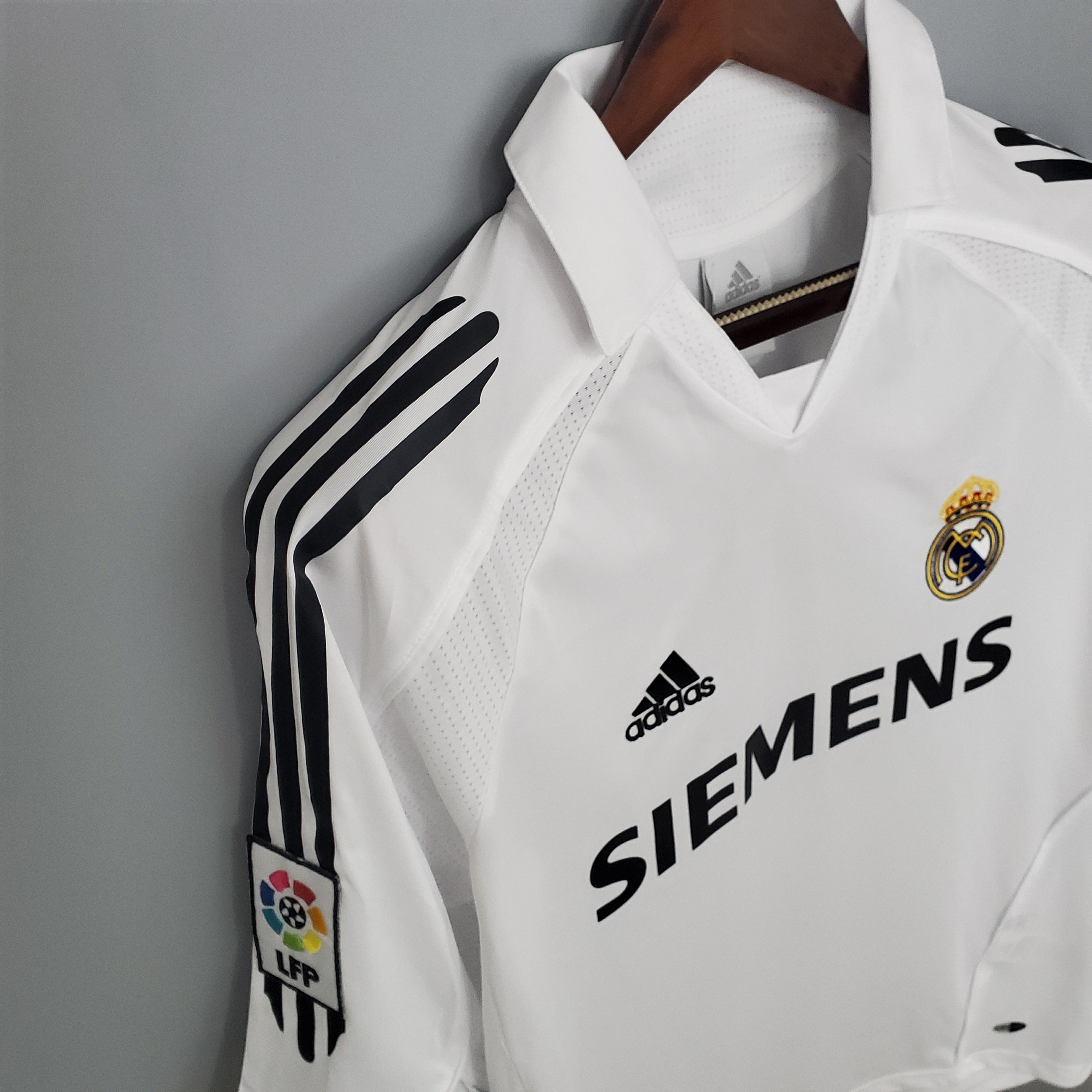Retro Real Madrid 05-06 Home Stadium Jersey - Unitedfutballjersey
