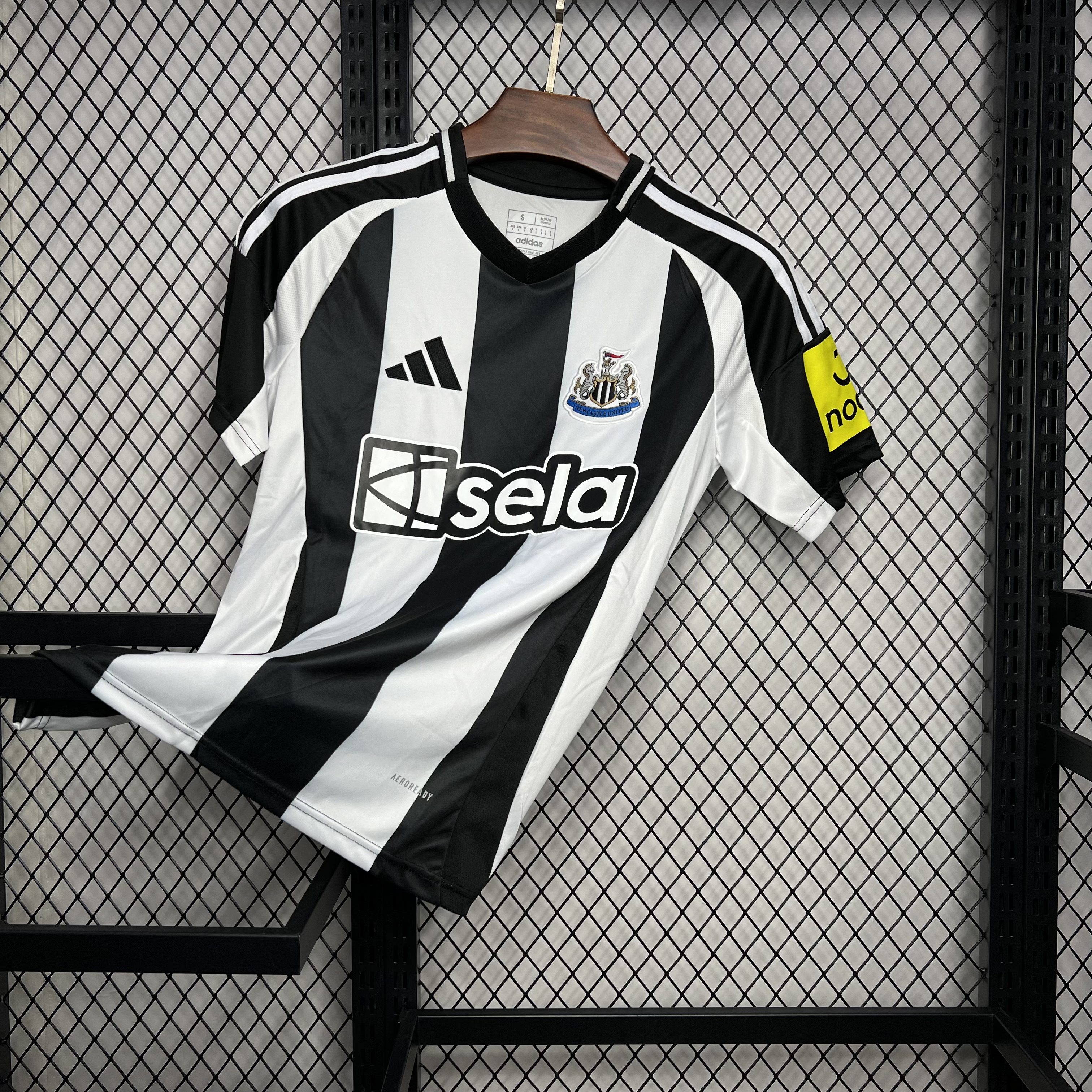 Newcastle United 24-25 Home Stadium Jersey - Fans Version - Unitedfutballjersey