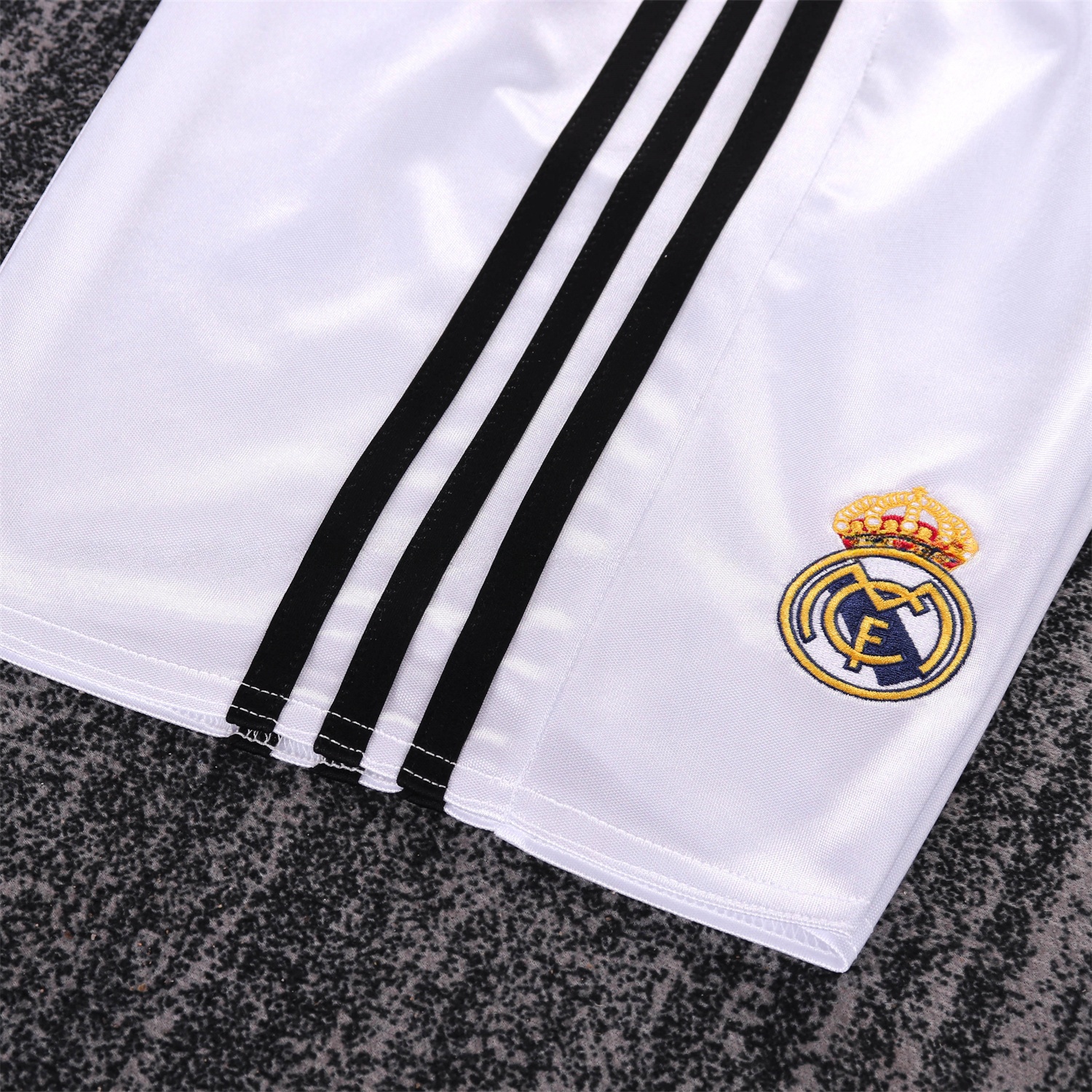 Retro Real Madrid 04-05 Home Kids Kit - Unitedfutballjersey