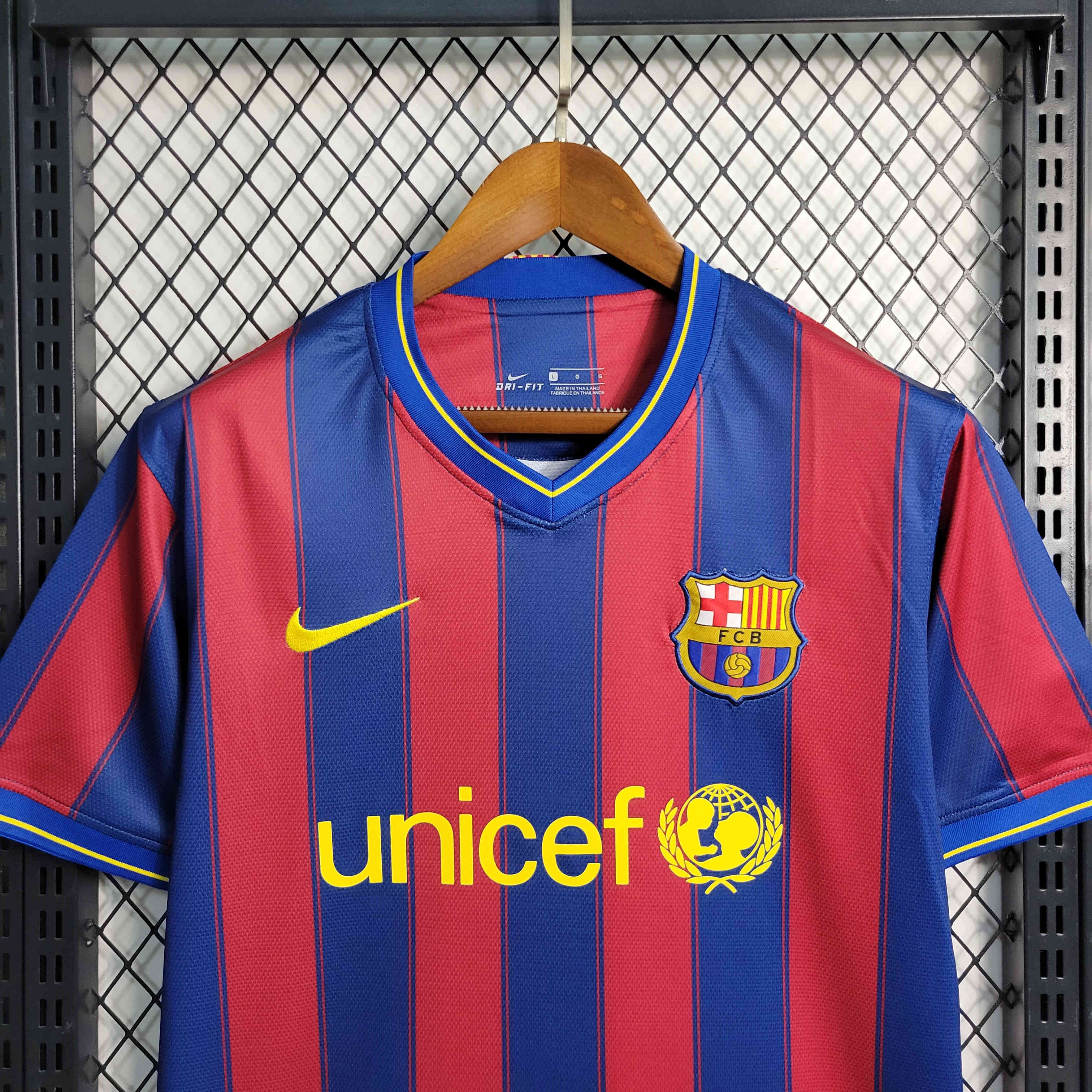 Retro Barcelona 09-10 Home Stadium Jersey - Unitedfutballjersey