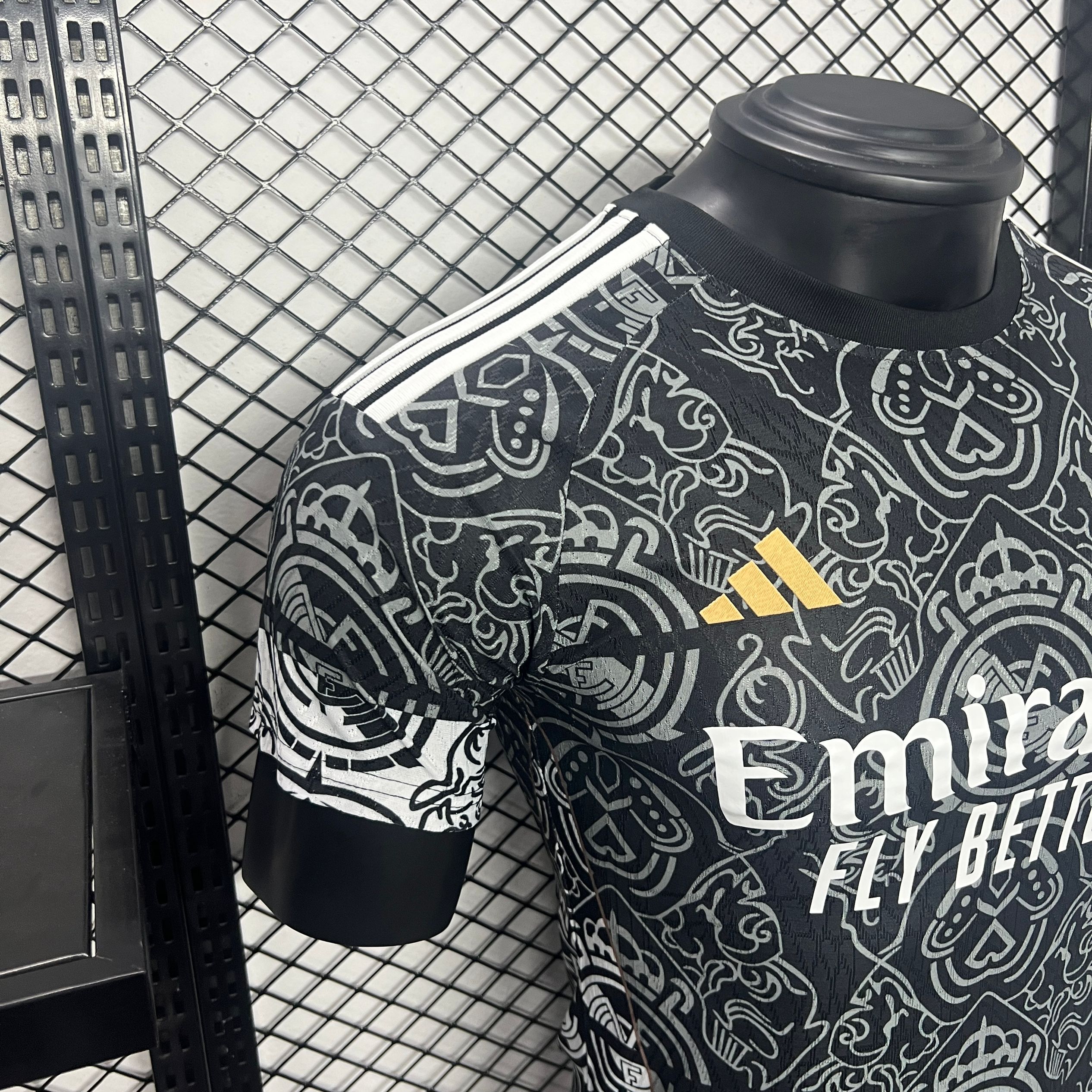 Real Madrid 24-25 Black Line Pattern Special Edtion Jersey - Player Version - Unitedfutballjersey