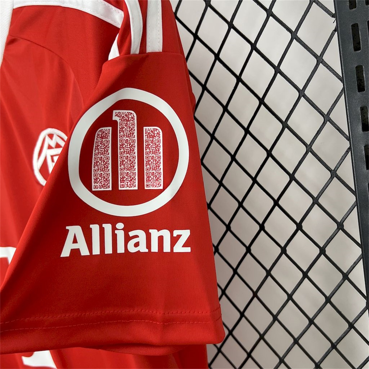 Bayern Munich 25-26 Red Trefoil Goalkeeper Jersey - Fans Version - Unitedfutballjersey