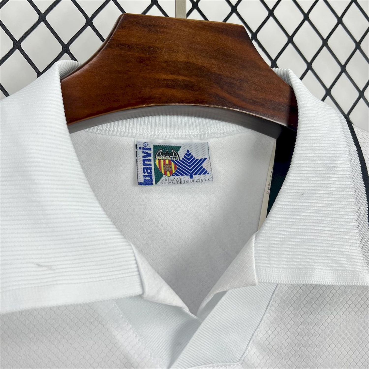 Retro Valencia 1996-97 Home Jersey - Unitedfutballjersey