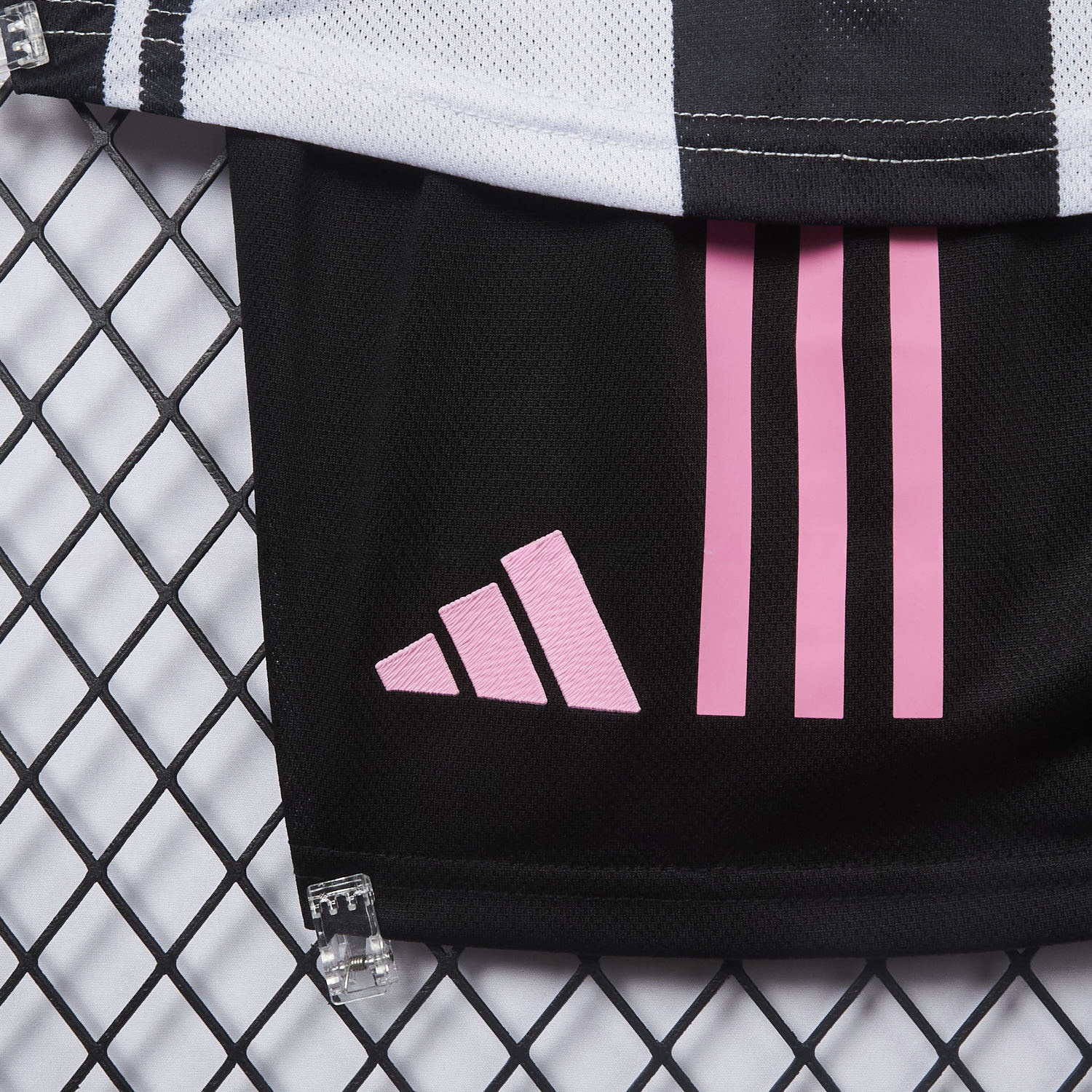 Juventus 25-26 Home Kids Kit - Player Version - Unitedfutballjersey