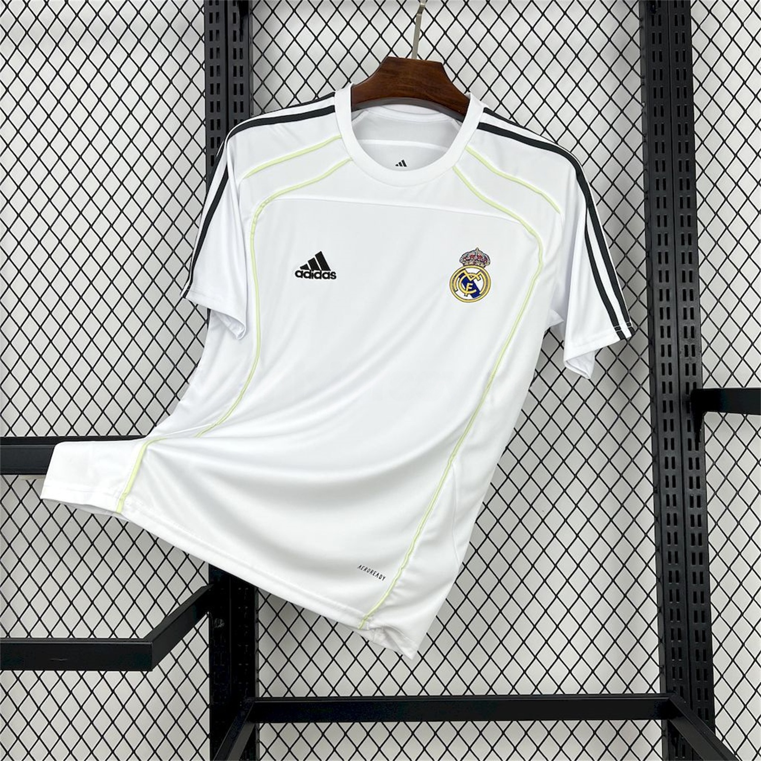 Real Madrid 25-26 Urban Purist Throwback White Jersey - Fans Version - Unitedfutballjersey