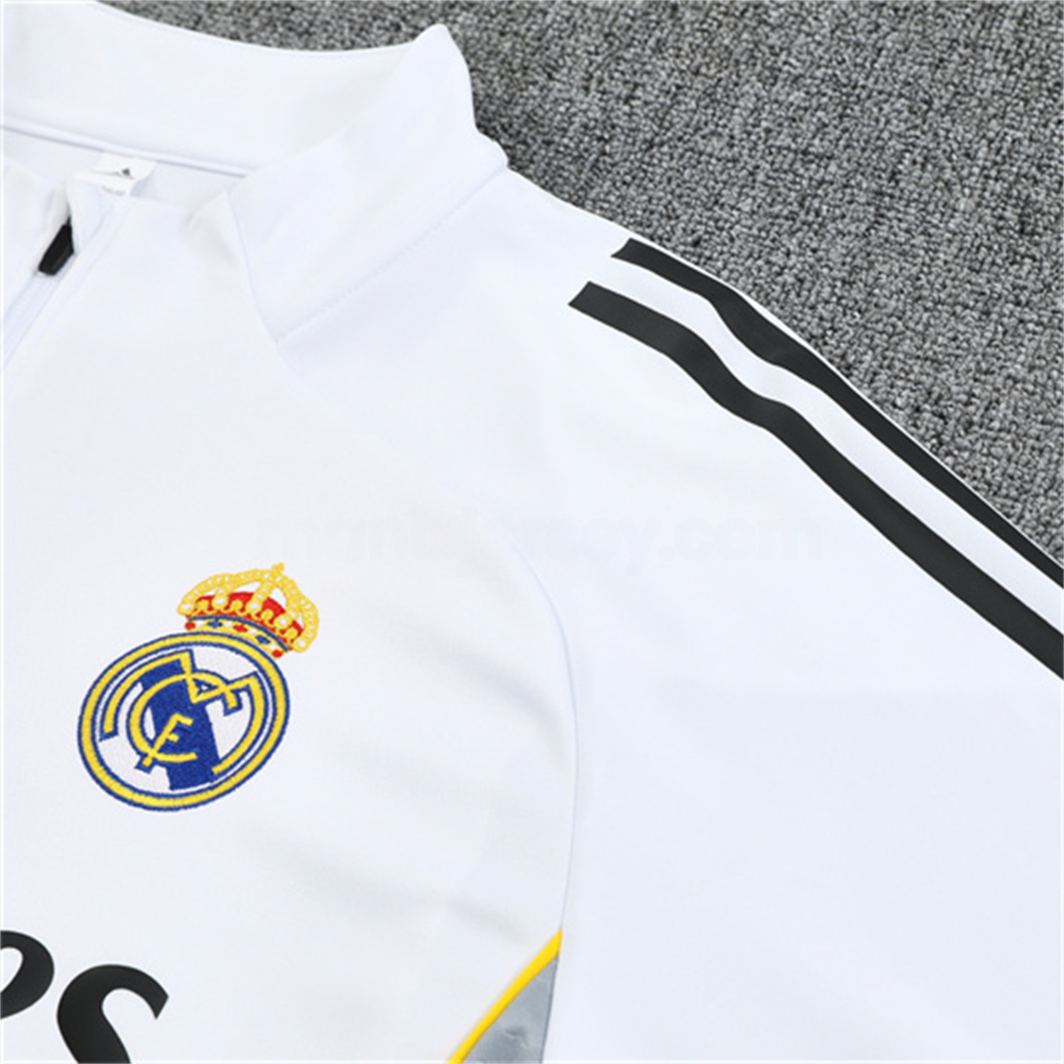 Real Madrid 25-26 Kids Long Sleeve Training Set - Yellow Line White Top and Black Shorts - Unitedfutballjersey