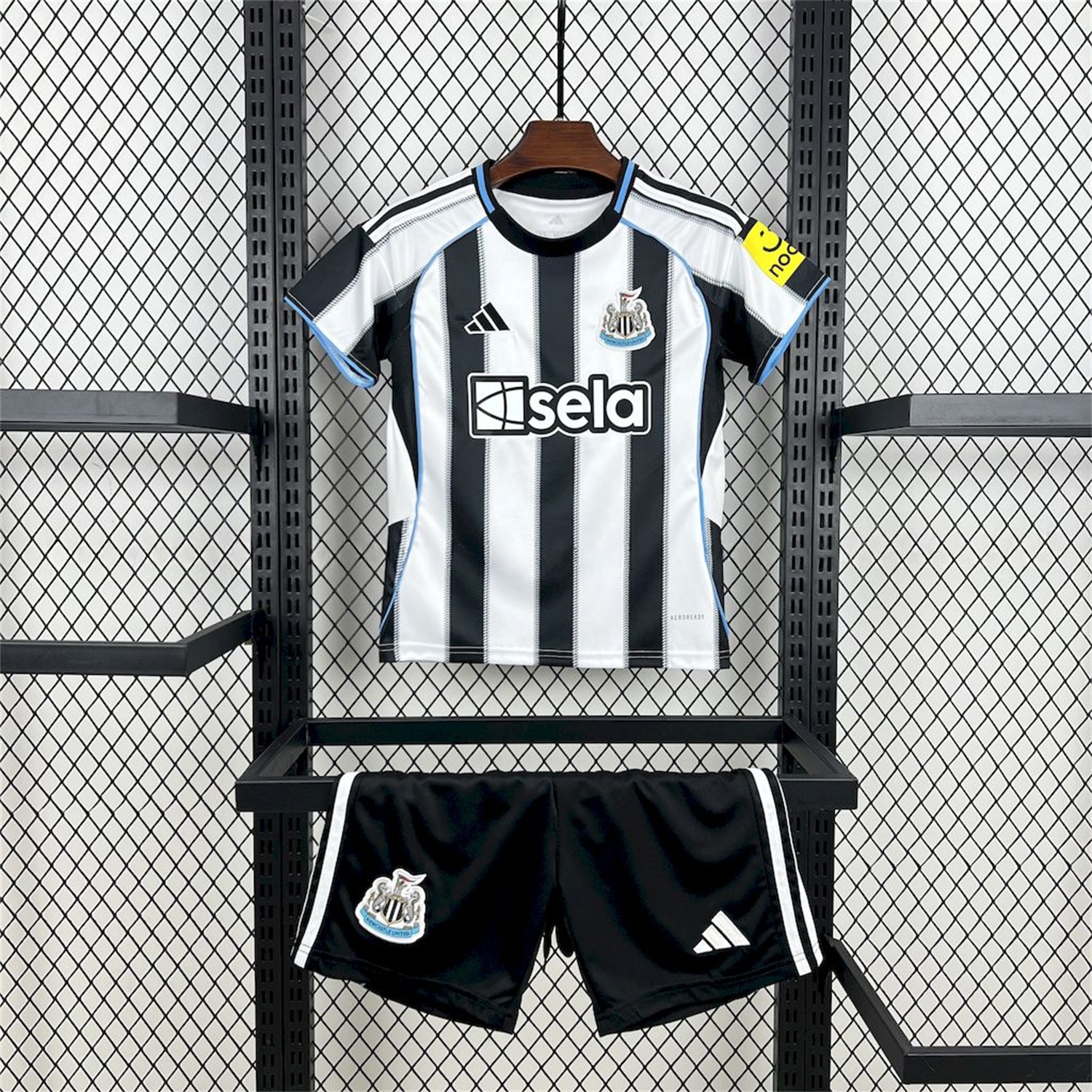 Newcastle United 25-26 Home Kids Kit - Unitedfutballjersey