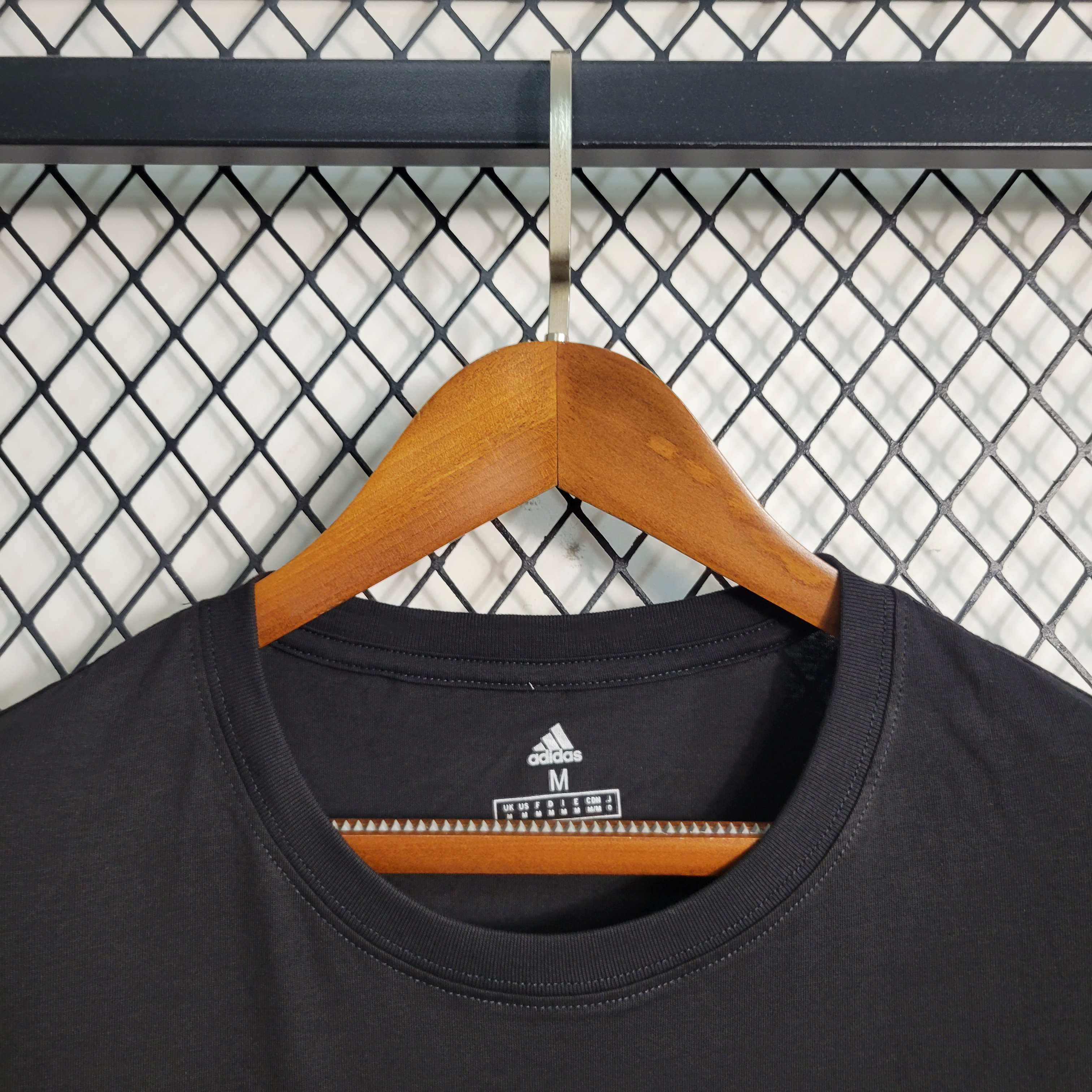 INT M.A.M 23-24 Casual Shirt Black&Pink - Unitedfutballjersey