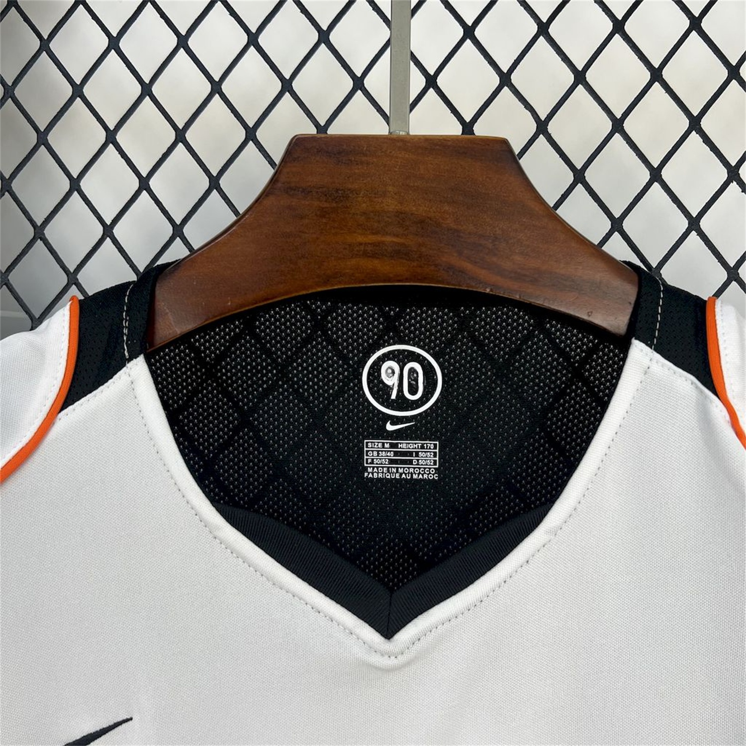 Retro Valencia 2004-05 Home Jersey - Unitedfutballjersey