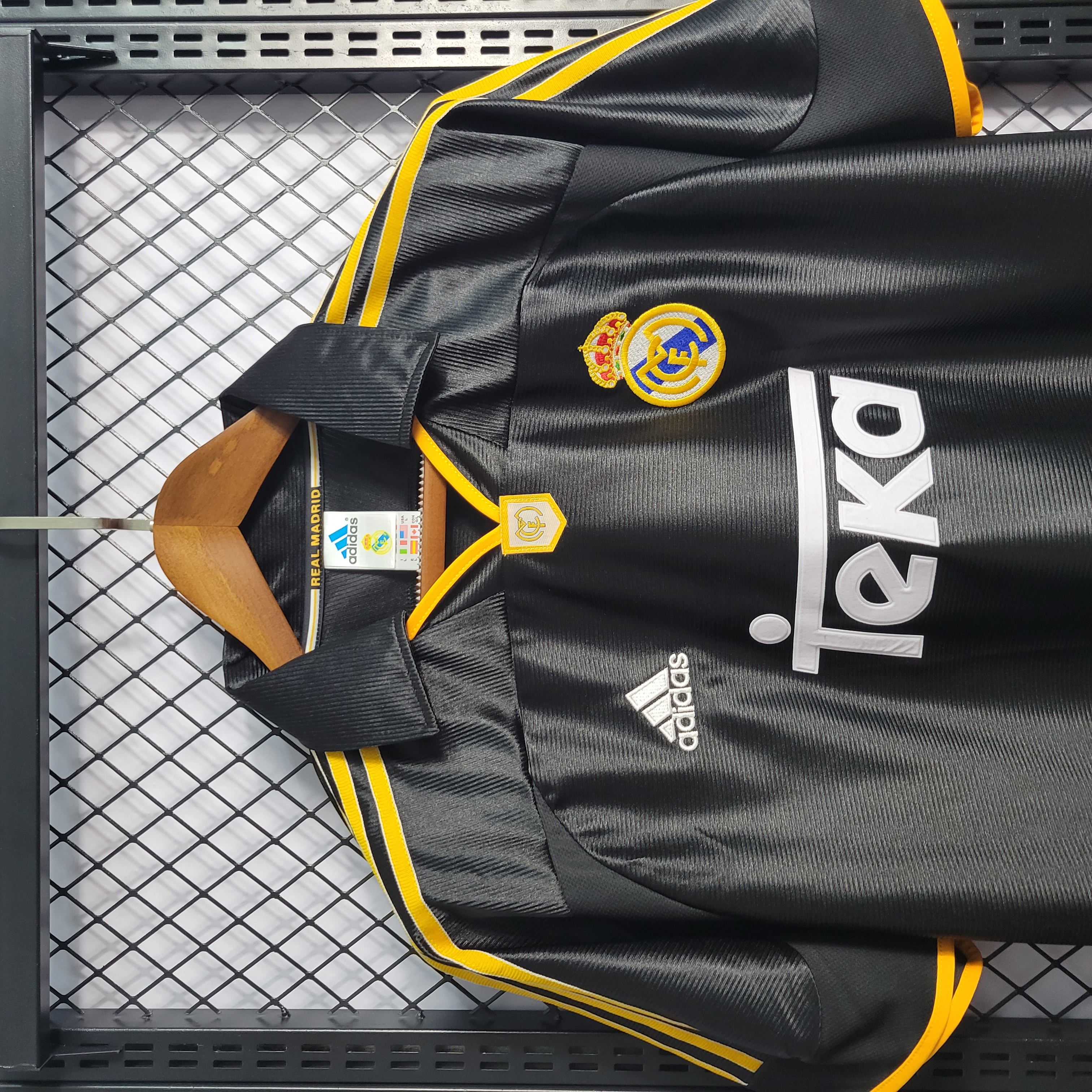 Retro Real Madrid 1999-01 Away Jersey - Unitedfutballjersey