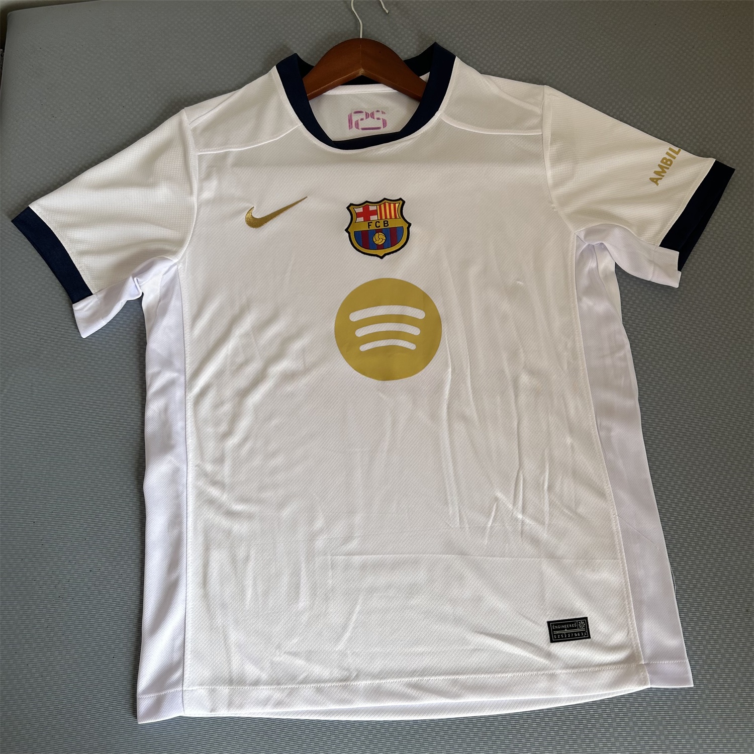 Barcelona 24-25 White GK Pre-match Training Jersey - Fans Version - Unitedfutballjersey