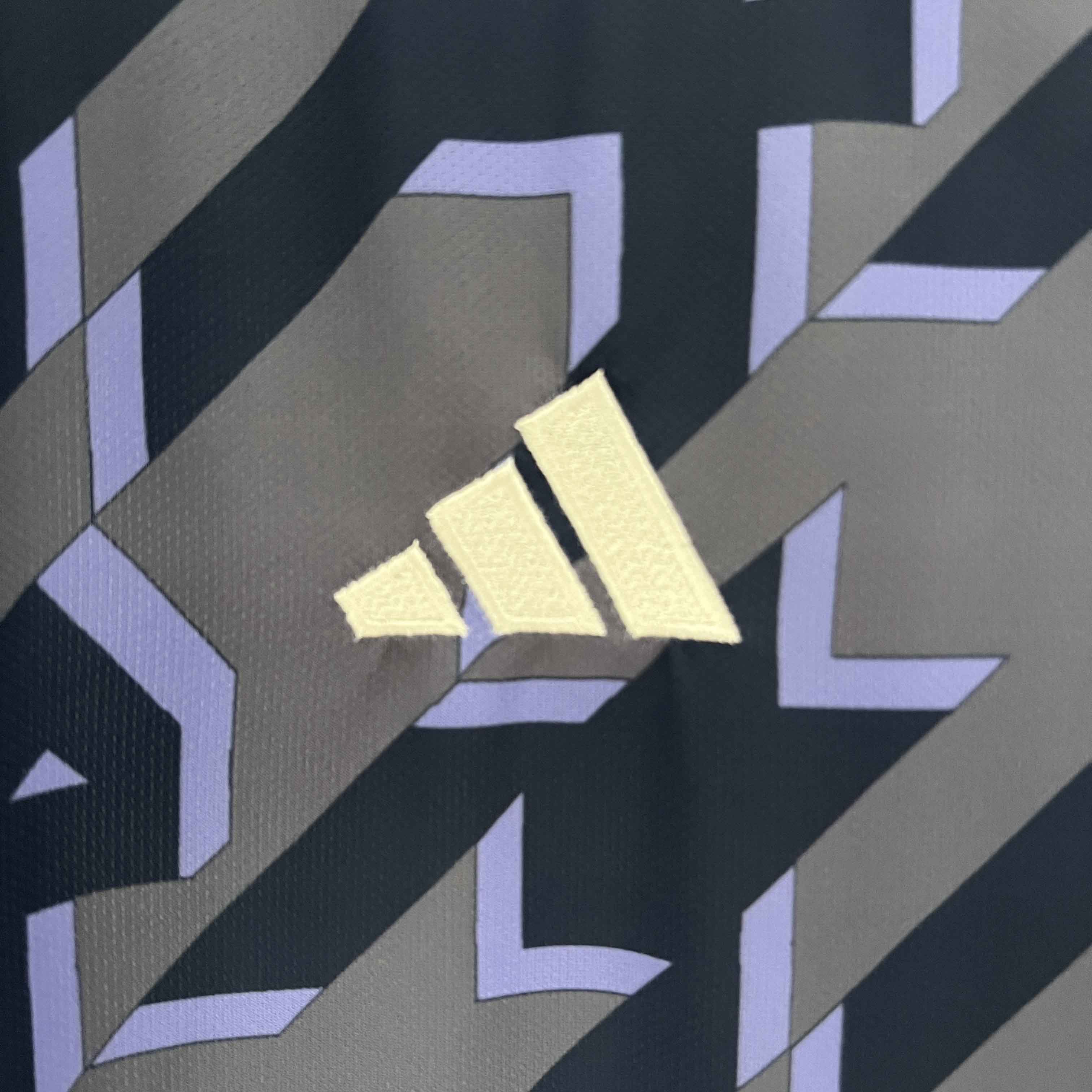 Real Madrid 23-24 Houndstooth Pattern Pre-match Jersey - Fans Version - Unitedfutballjersey