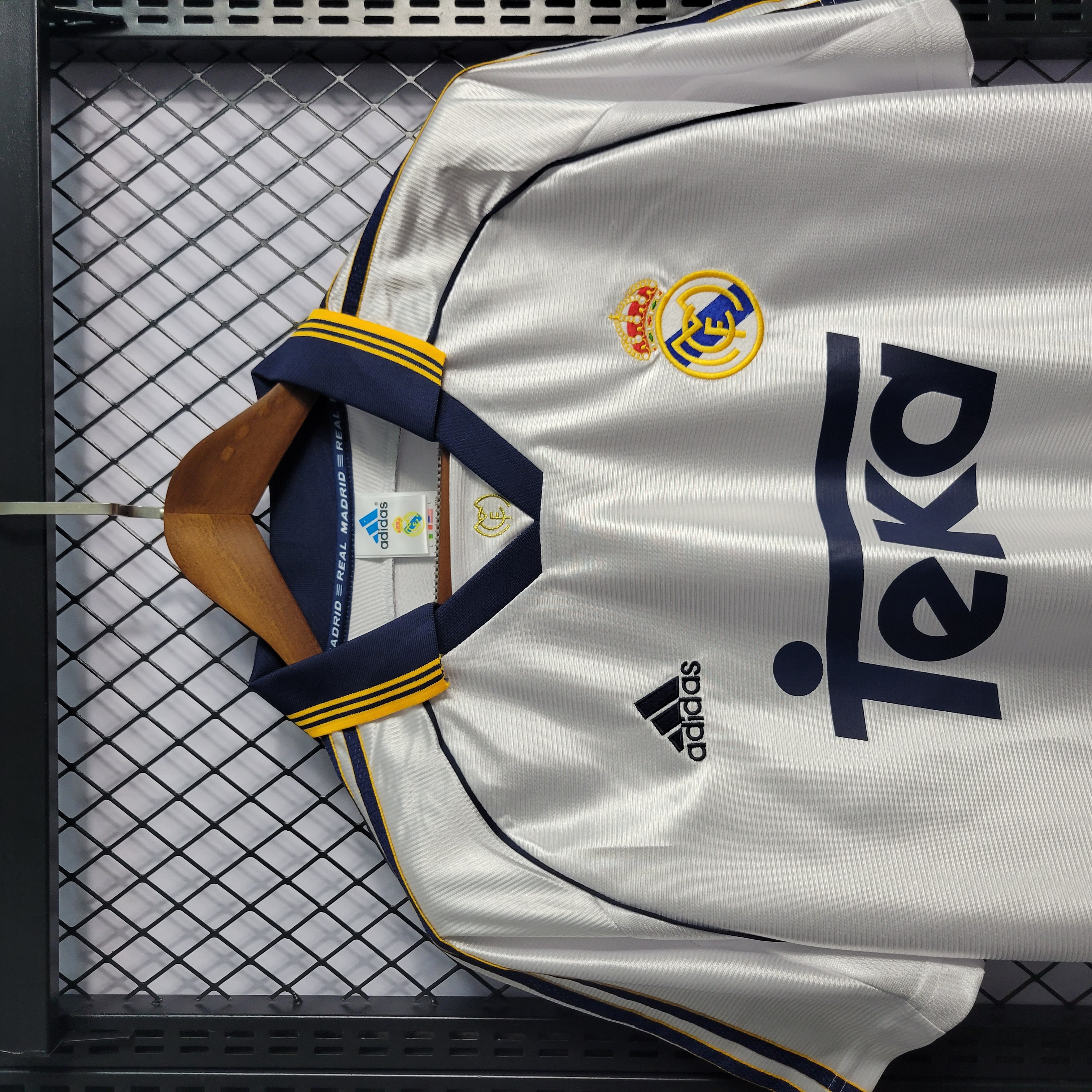 Retro Real Madrid 1998-00 Home Stadium Jersey - Unitedfutballjersey