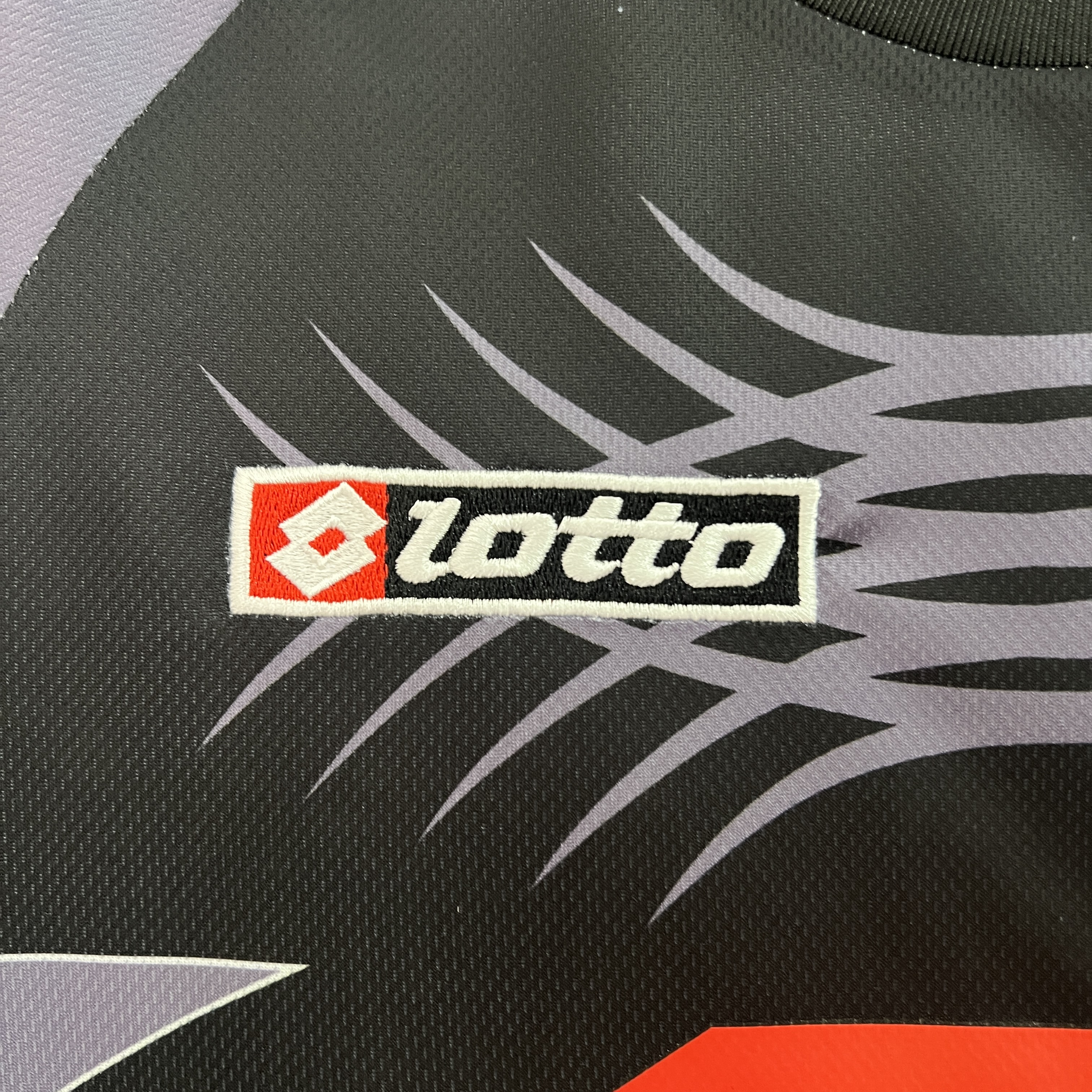 Retro Juventus 2001-02 Black Goalkeeper Jersey - Unitedfutballjersey