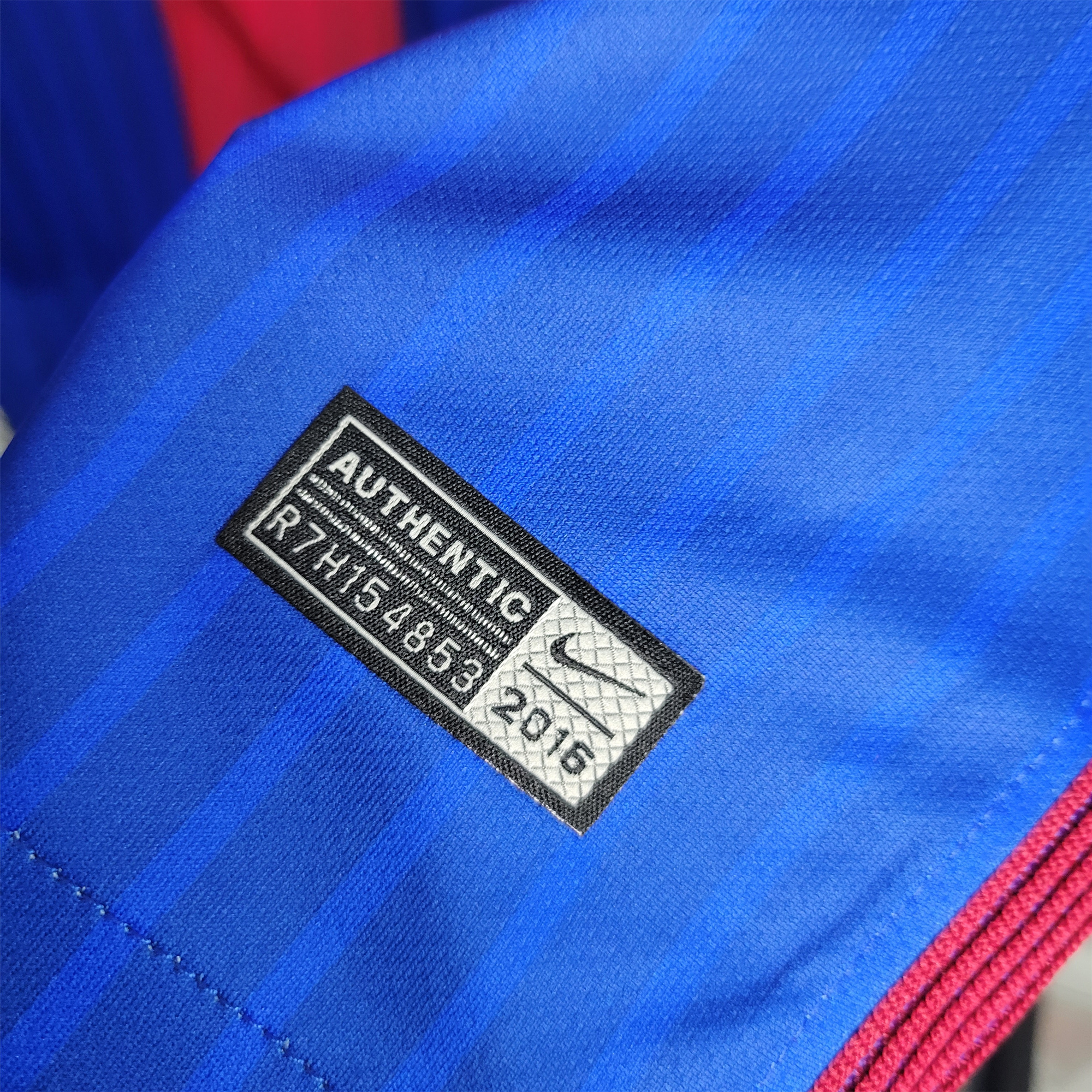 Retro Barcelona 16-17 Home Stadium Jersey - Unitedfutballjersey