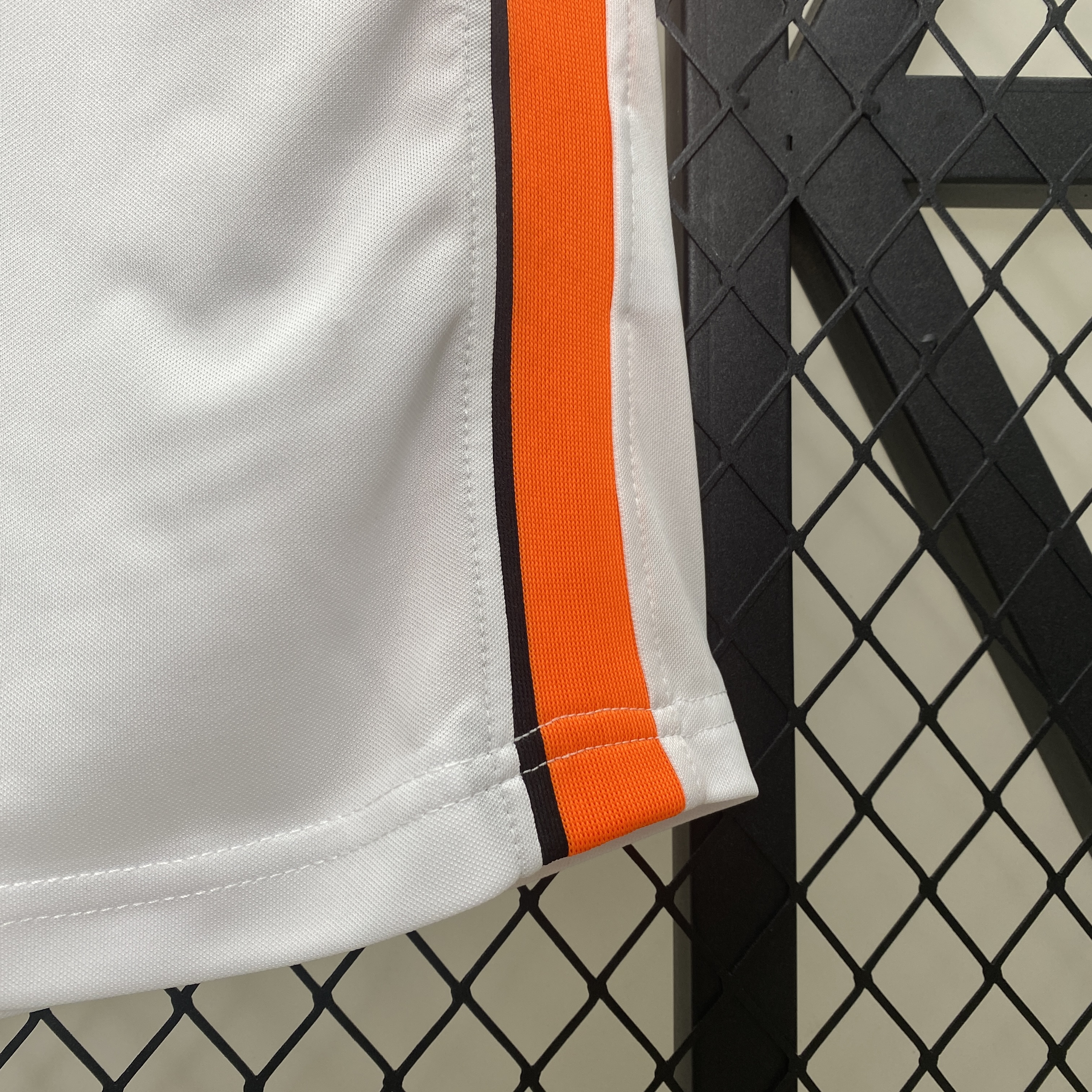 Retro Valencia 2006-07 Home Jersey - Unitedfutballjersey