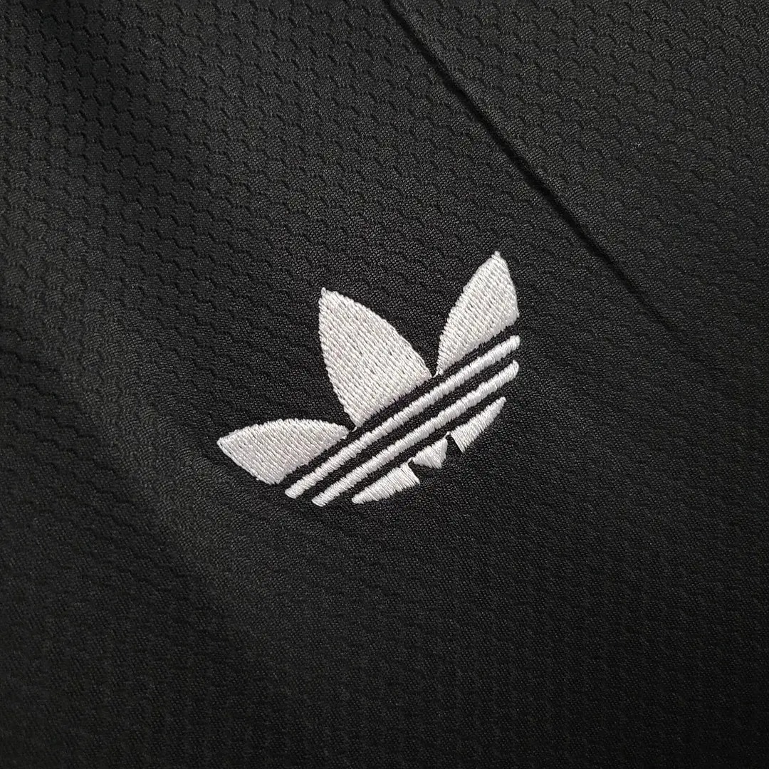 Real Madrid 24-25 Third Goalkeeper Black Jersey - Fans Version - Unitedfutballjersey