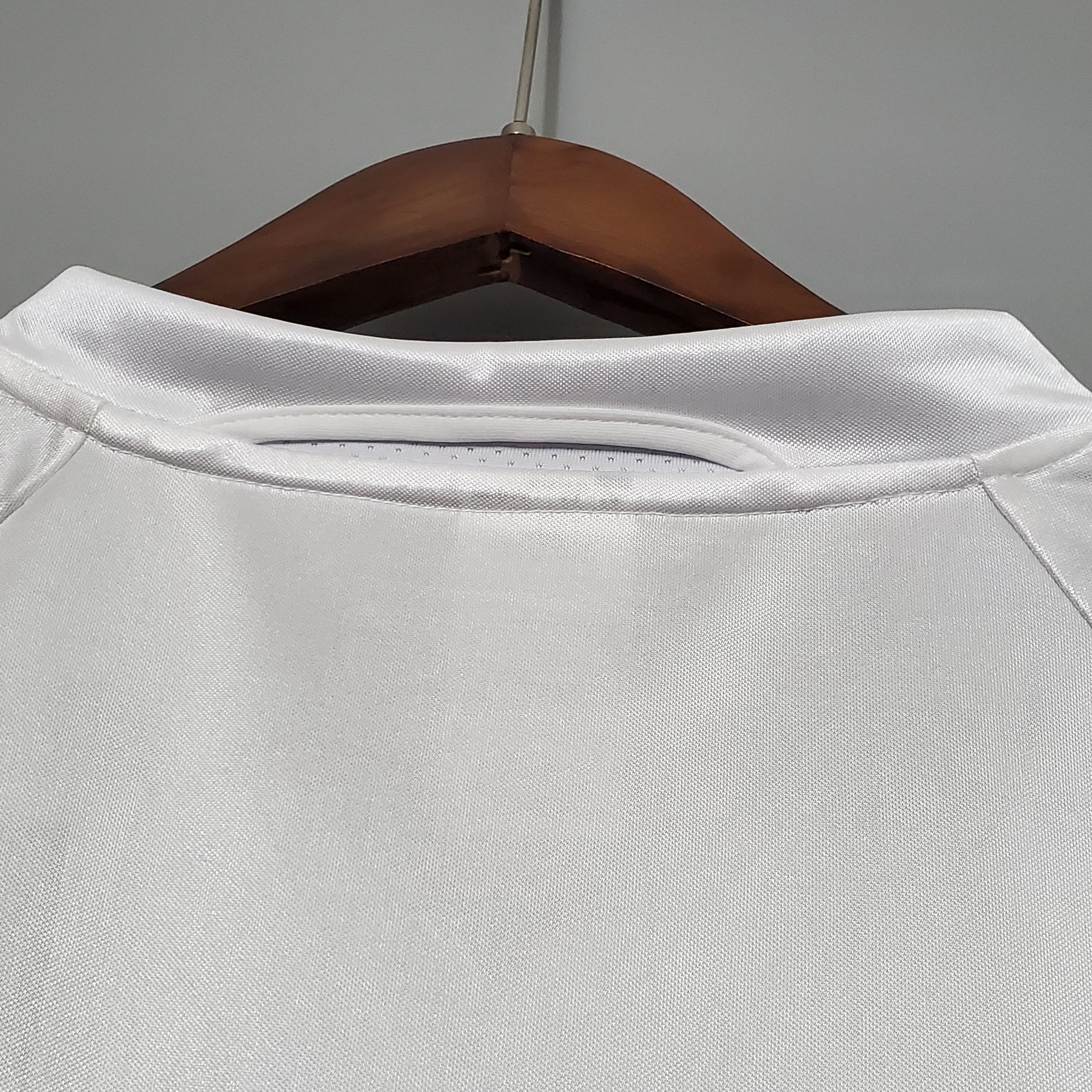 Retro Real Madrid 04-05 Home Stadium Jersey - Unitedfutballjersey