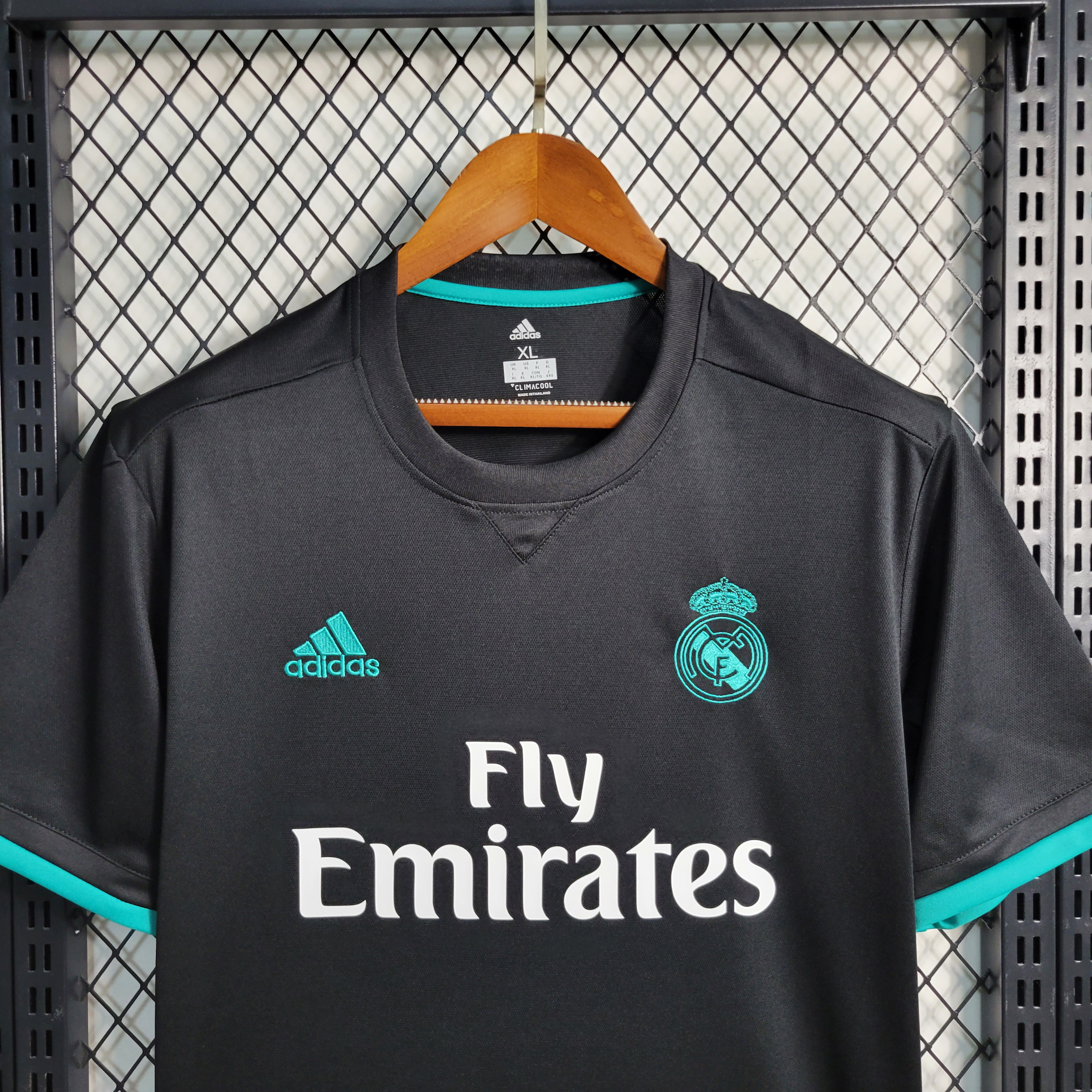 Retro Real Madrid 17-18 Away Stadium Jersey - Unitedfutballjersey