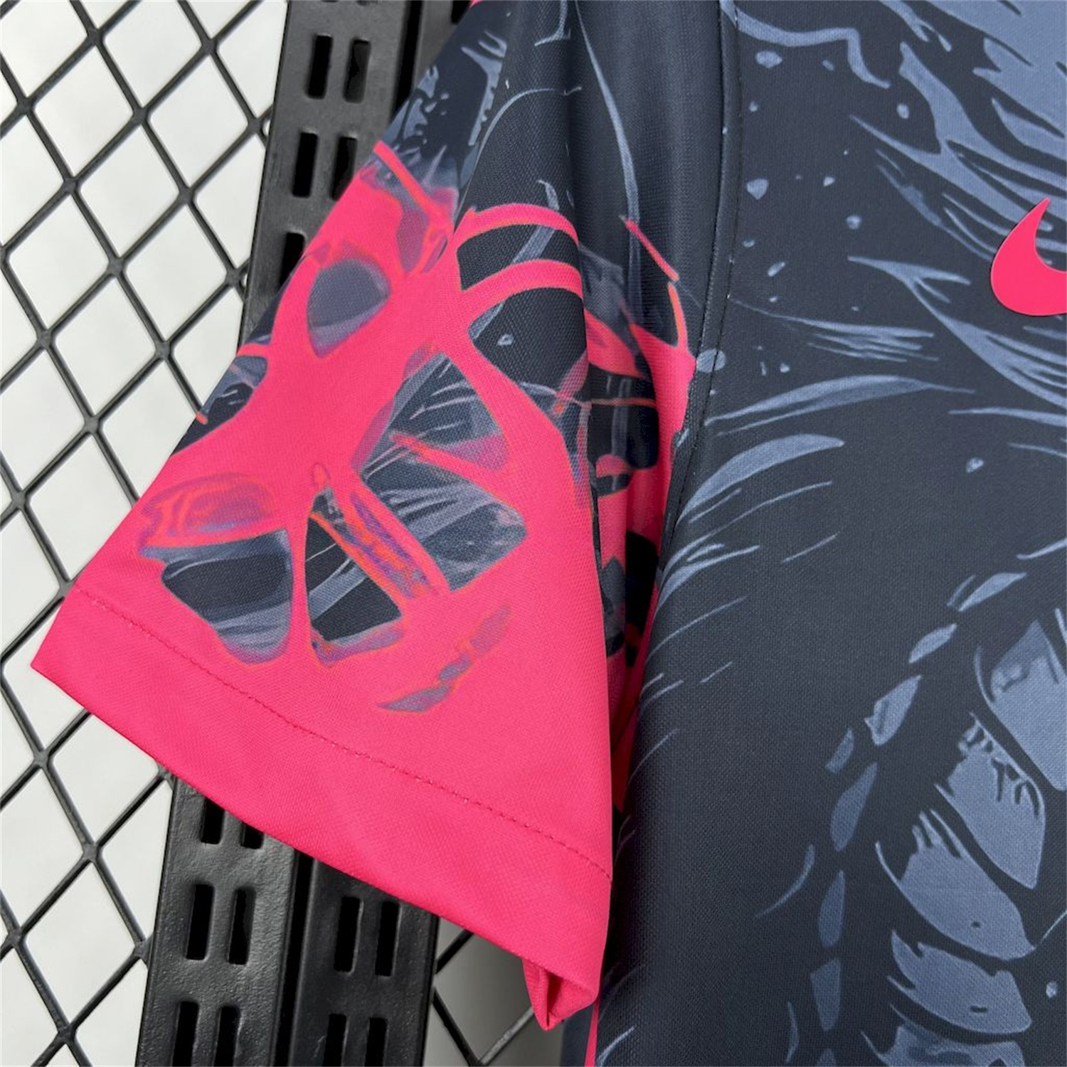 B.A.R.S.A 25-26 Pink & Black Dragon Black Special Jersey - Fans Version - Unitedfutballjersey