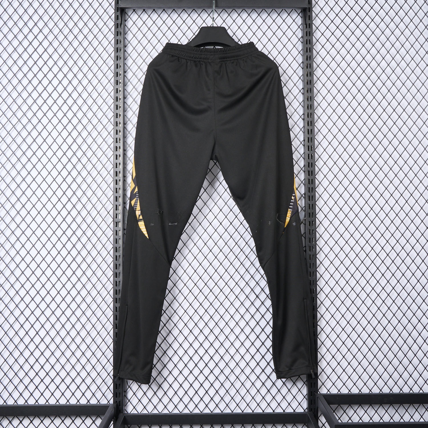 Real Madrid 24-25 Black Training Pants - Player Version - Unitedfutballjersey