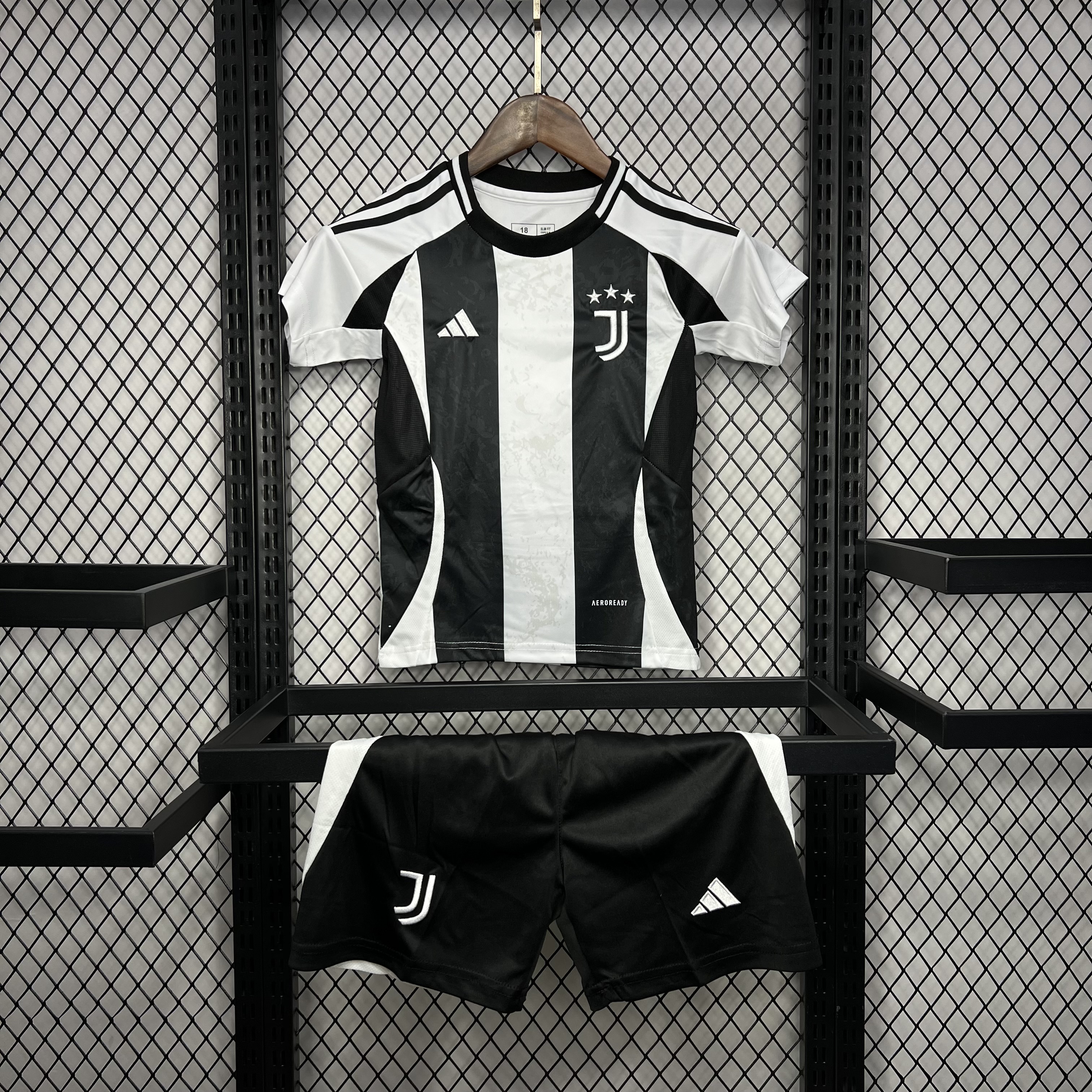 Juventus 24-25 Home Stadium Kids Kit - Unitedfutballjersey