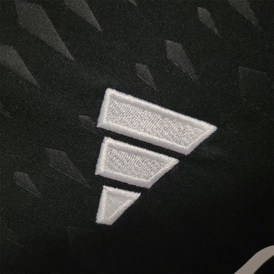 Real Madrid 23-24 Black Goalkeeper Jersey - Fans Version - Unitedfutballjersey