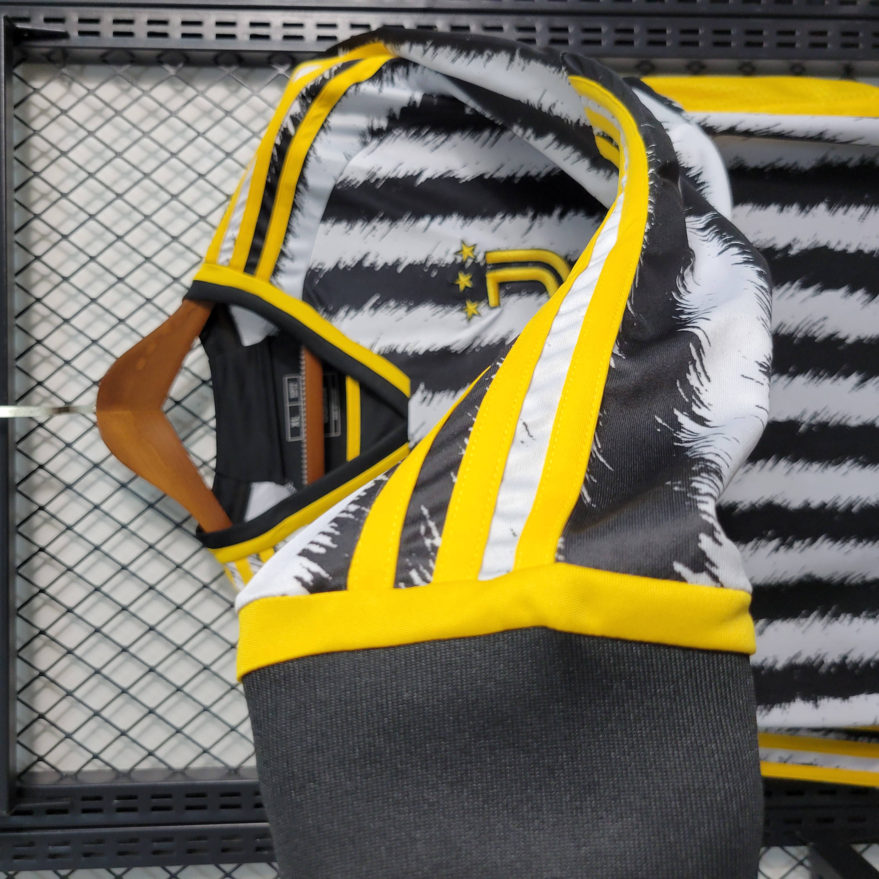 23-24 Juventus Home Long Sleeve Jersey - Fans Version - Unitedfutballjersey