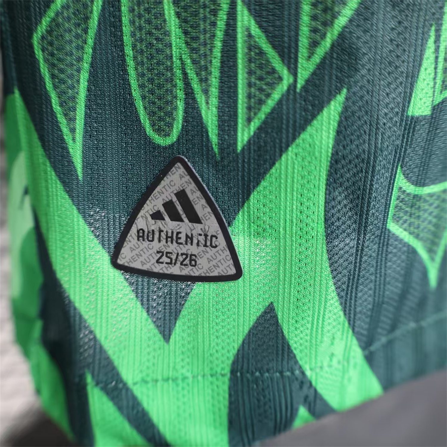 Liver.pool 25-26 Green Dragon and Fire Special Jersey - Player Version - Unitedfutballjersey