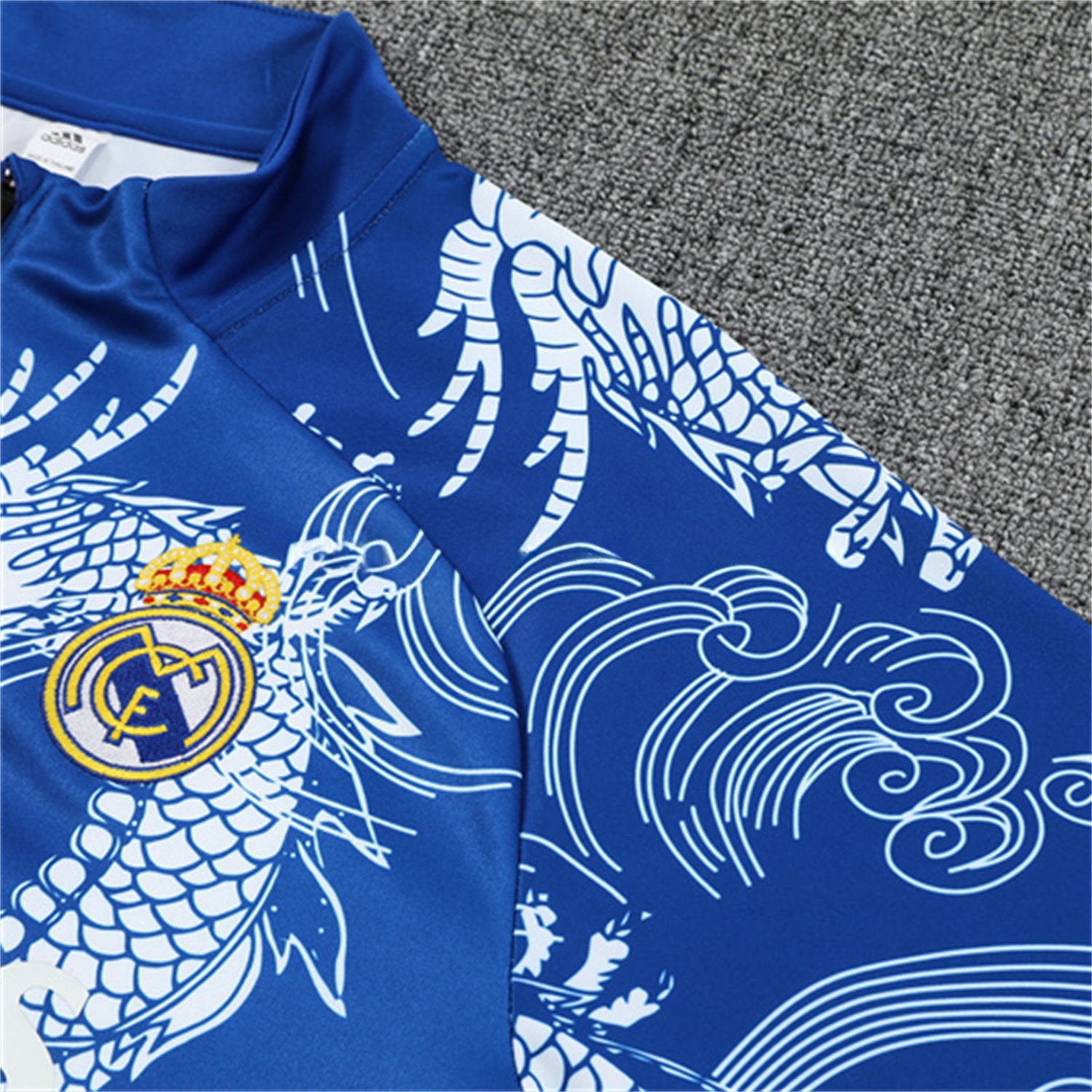 Real Madrid 25-26 Long Sleeve Training Set - White Loong Black Blue Top and Black Pants - Unitedfutballjersey