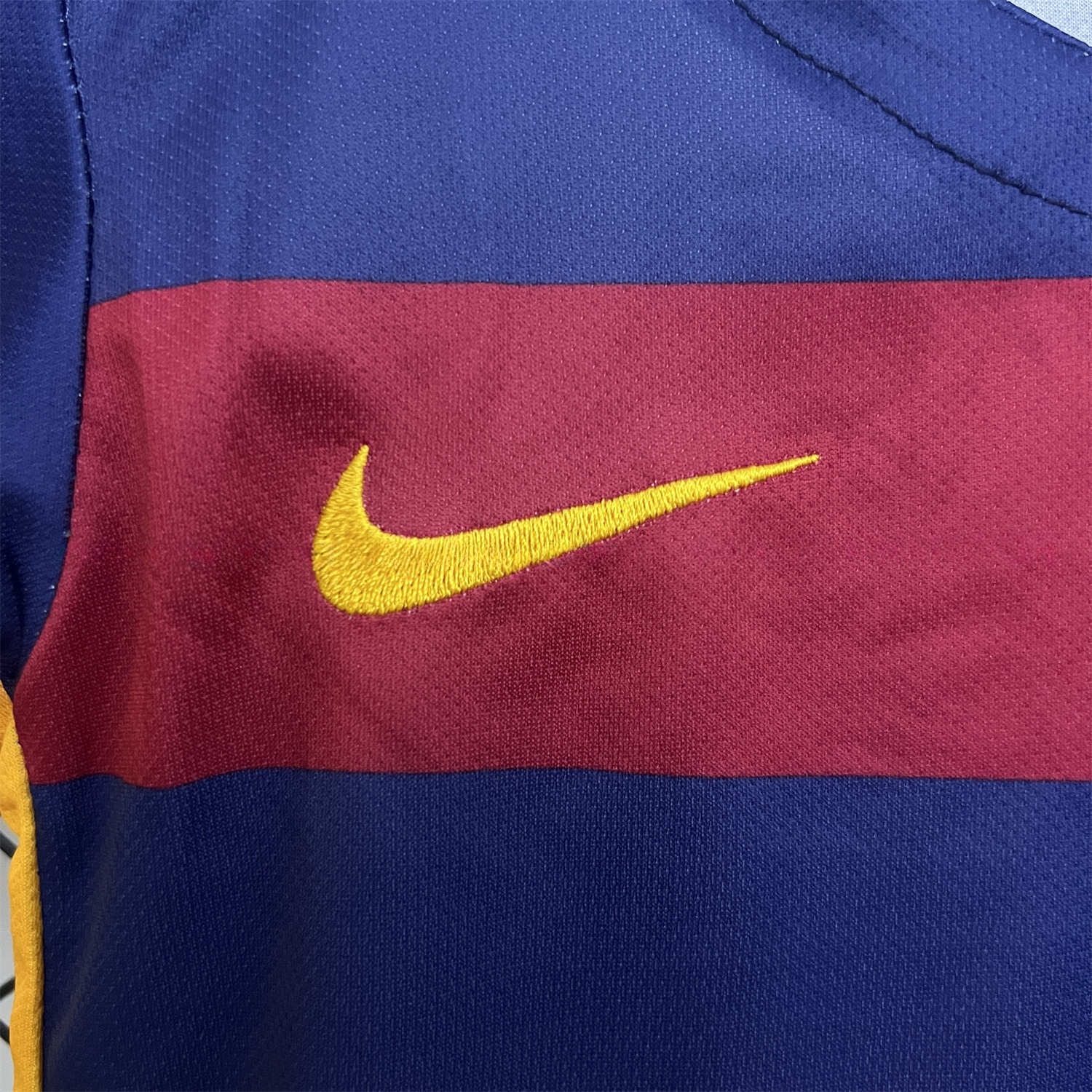 Retro Barcelona 2015-16 Home Kids Kit - Unitedfutballjersey