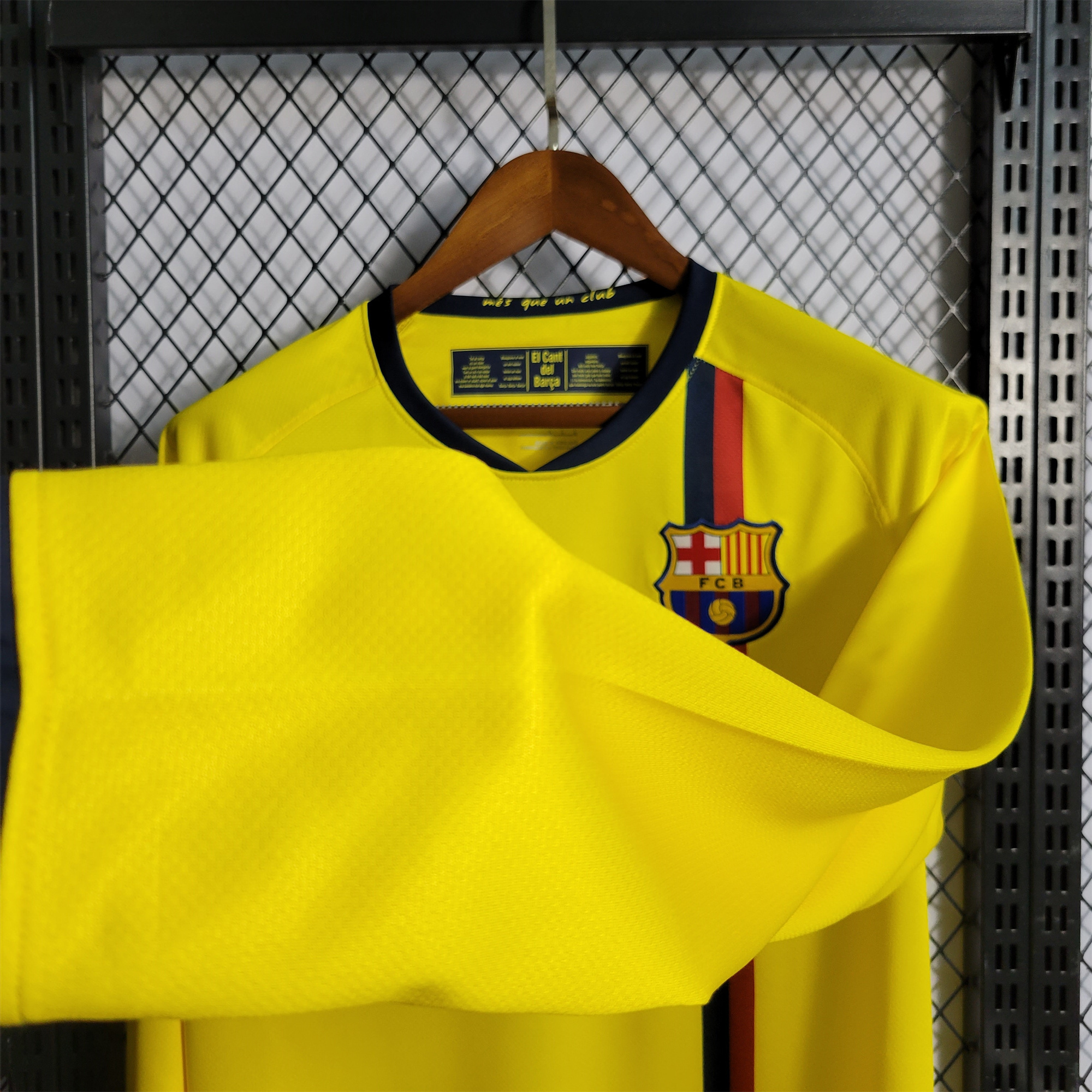 Retro Barcelona 08-09 Away Stadium Long Sleeve Jersey - Unitedfutballjersey