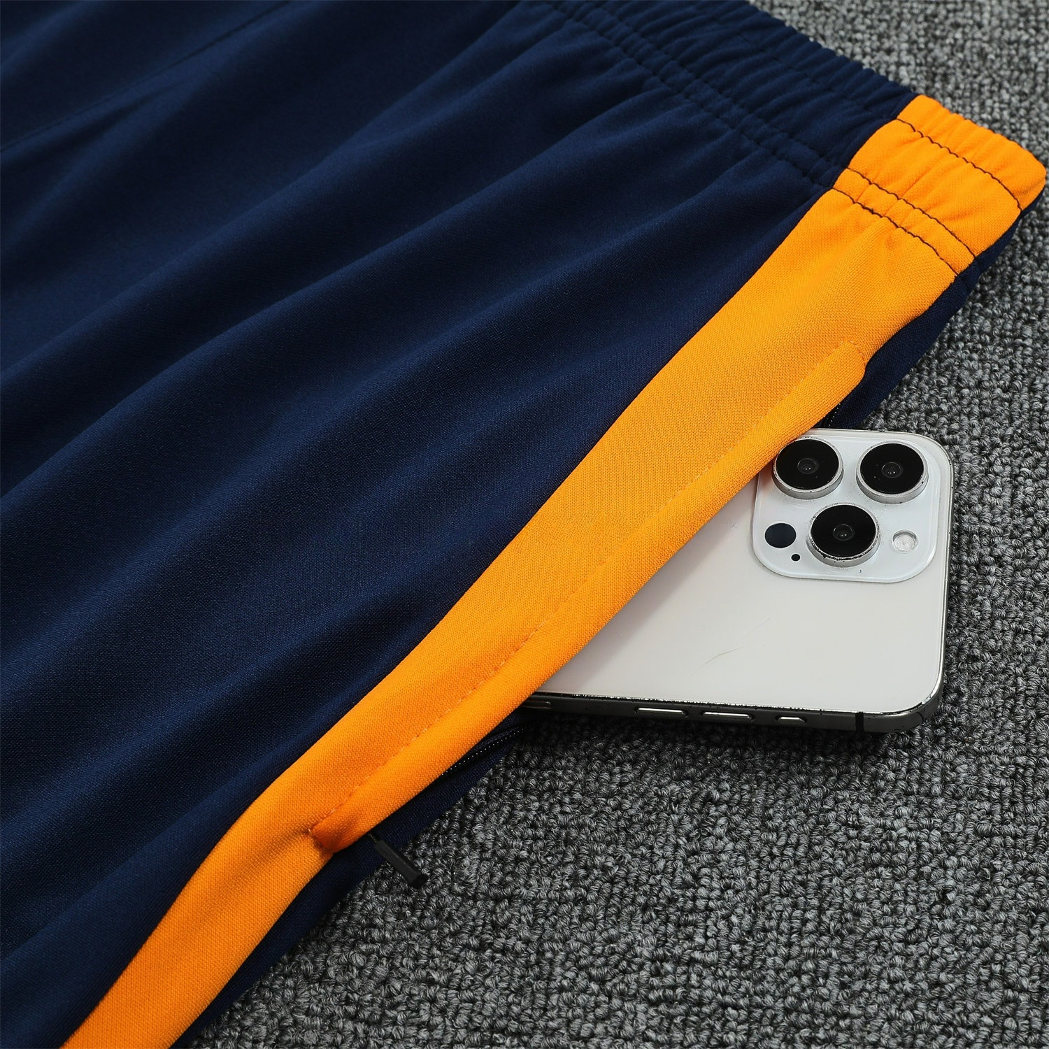 Real Madrid 25-26 POLO Short-Sleeve Training Set - White Top and Deep Blue Pants - Unitedfutballjersey