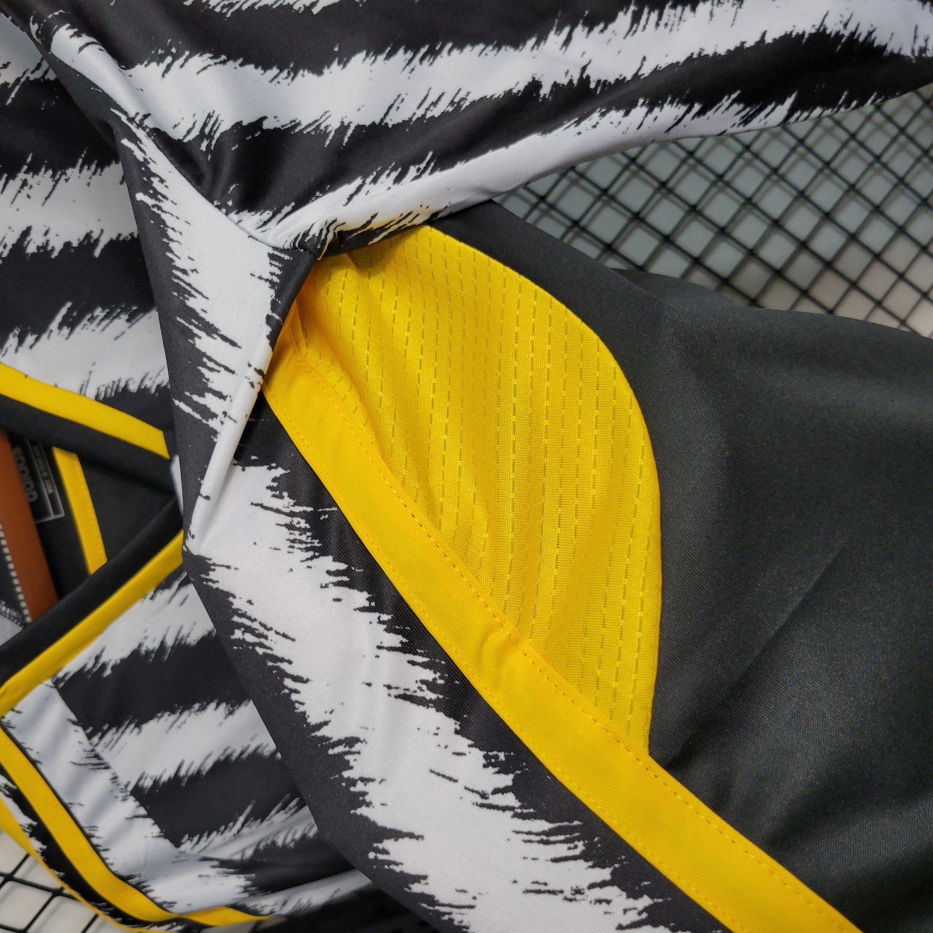 23-24 Juventus Home Long Sleeve Jersey - Fans Version - Unitedfutballjersey