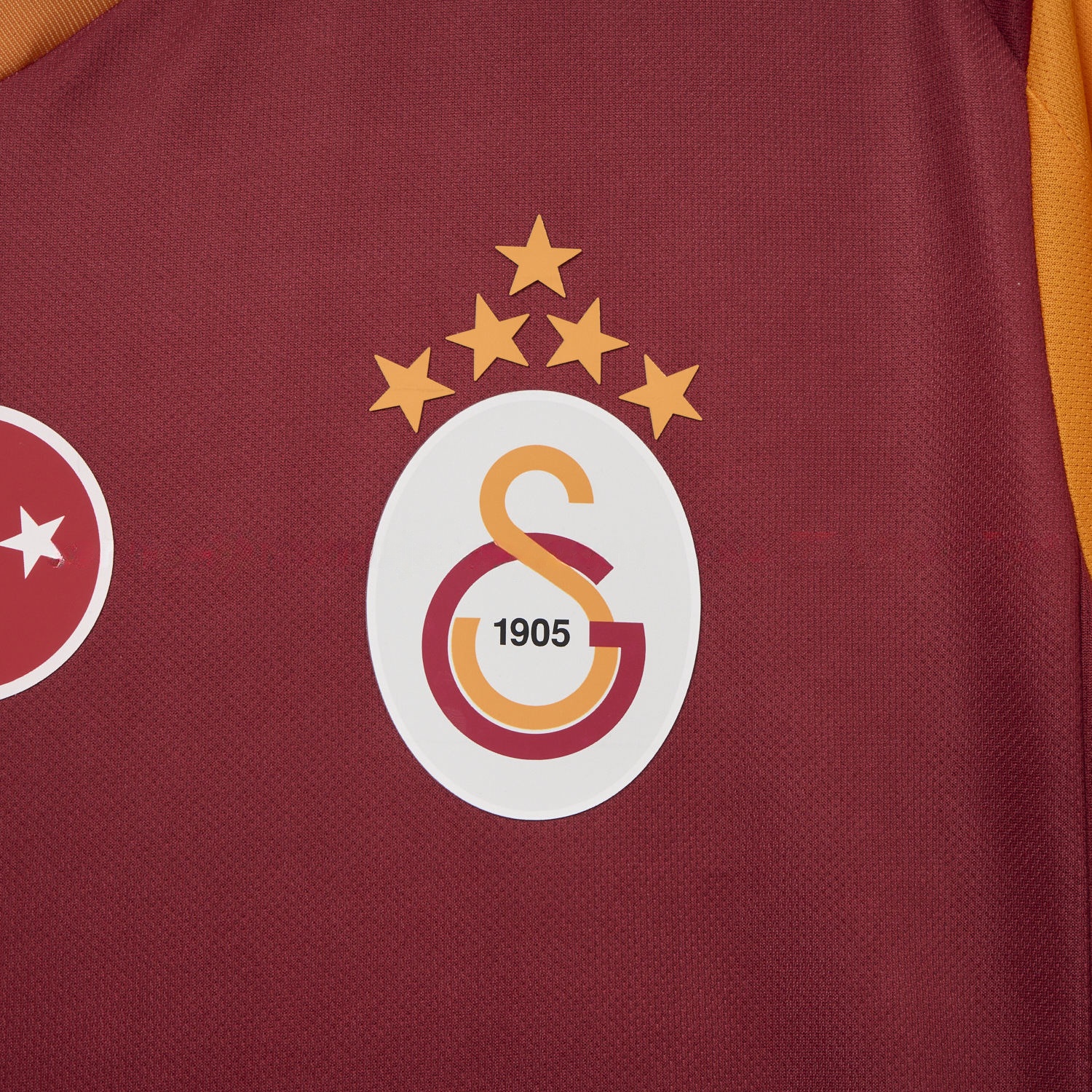 Galatasaray 25-26 Home Unsponsored Jersey with Five Stars - Fans Version - Unitedfutballjersey
