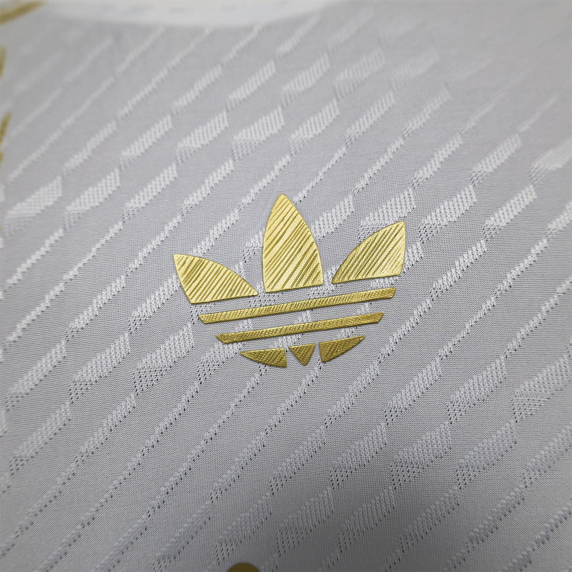 Real Madrid 24-25 Gold Dragons Pattern White Special Edition Jersey - Player Version - Unitedfutballjersey