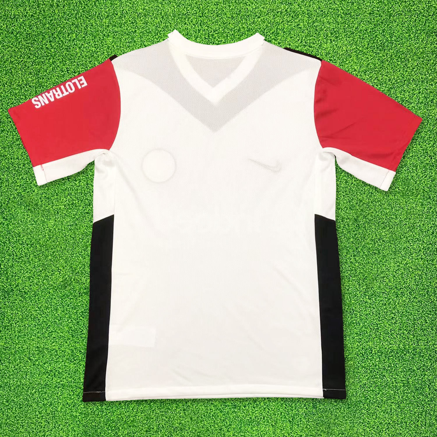 Frankfurt 24-25 Home Stadium Jersey - Fans Version - Unitedfutballjersey