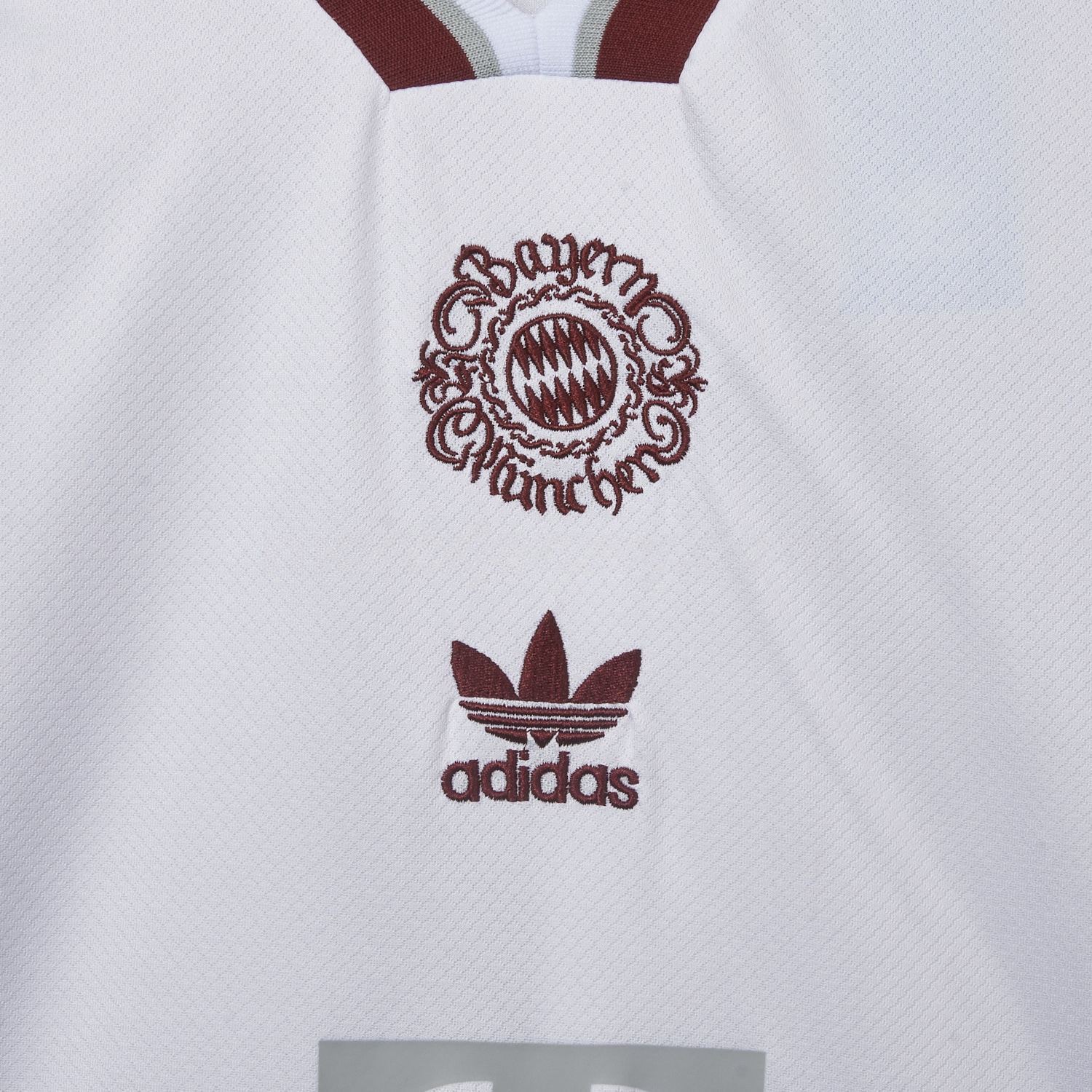 Bayern Munich 25-26 Throwback Trefoil Red Stripe White Special Jersey - Fans Version - Unitedfutballjersey