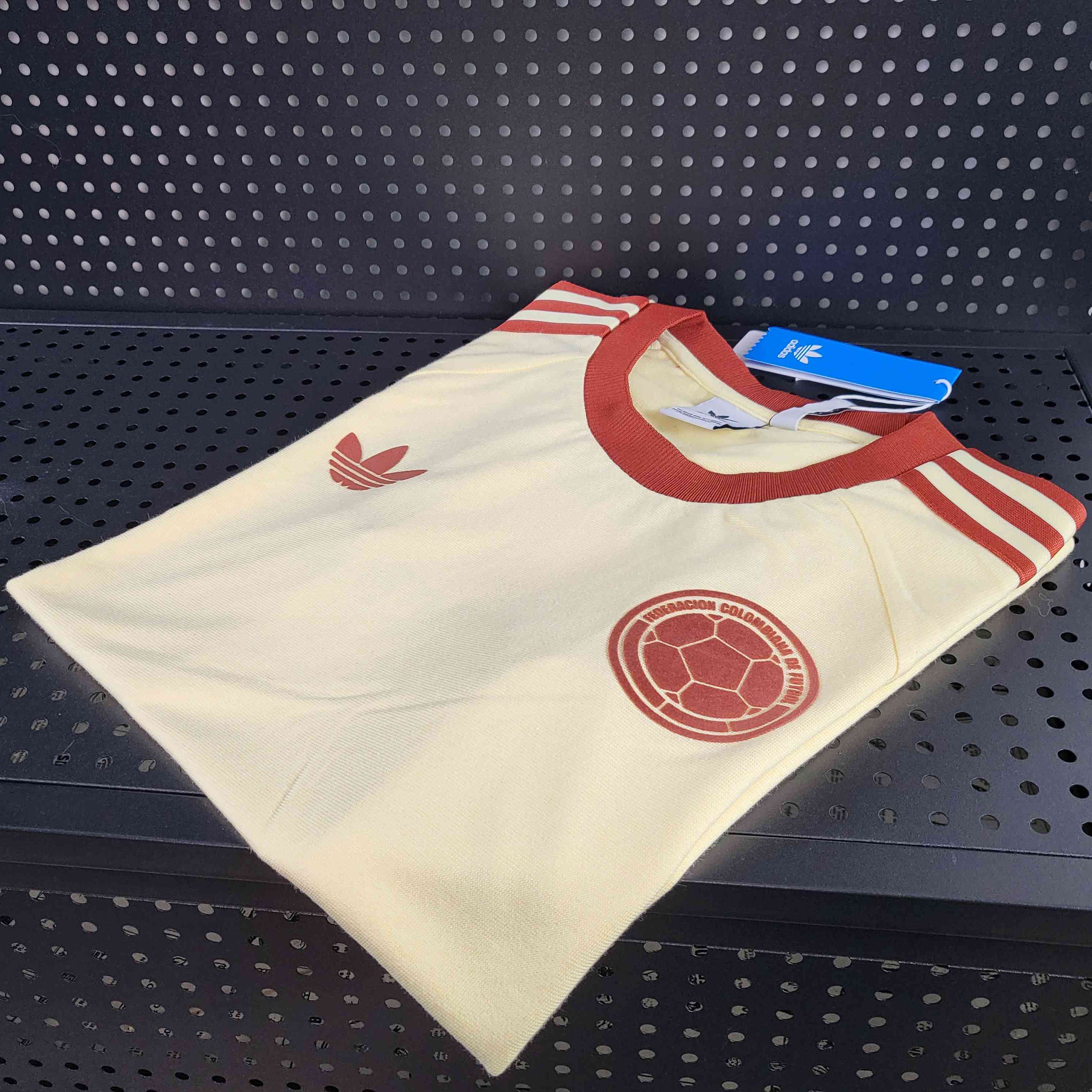 Colombia 2024 Classic Originals 3-Stripes Casual Shirt - Player Version - Unitedfutballjersey