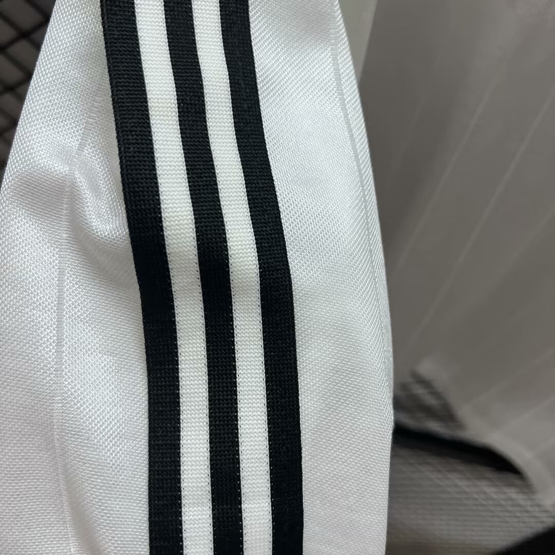 Retro Manchester United 82-84 Away Long Sleeve Jersey League Cup Final - Unitedfutballjersey