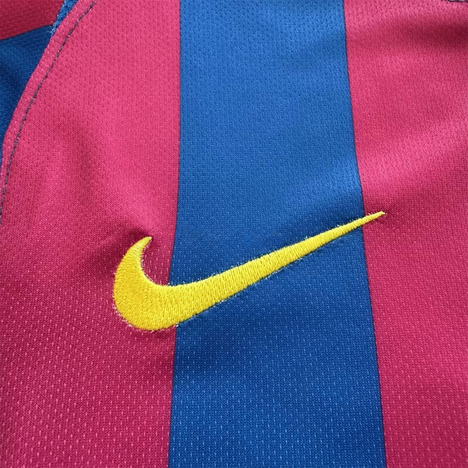 Retro Barcelona 06-07 Home Long Sleeve Kids Kit - Unitedfutballjersey