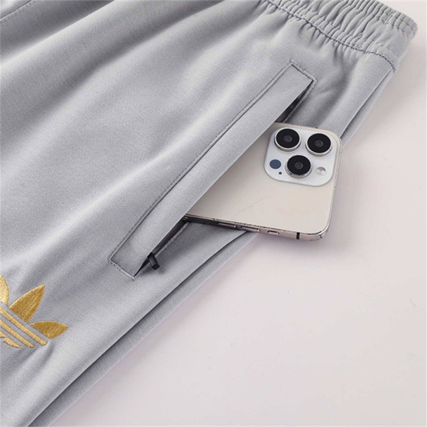 Manchester United 25-26 Originals Varsity Hoodie Set - Grey Hoodie and Pants - Unitedfutballjersey