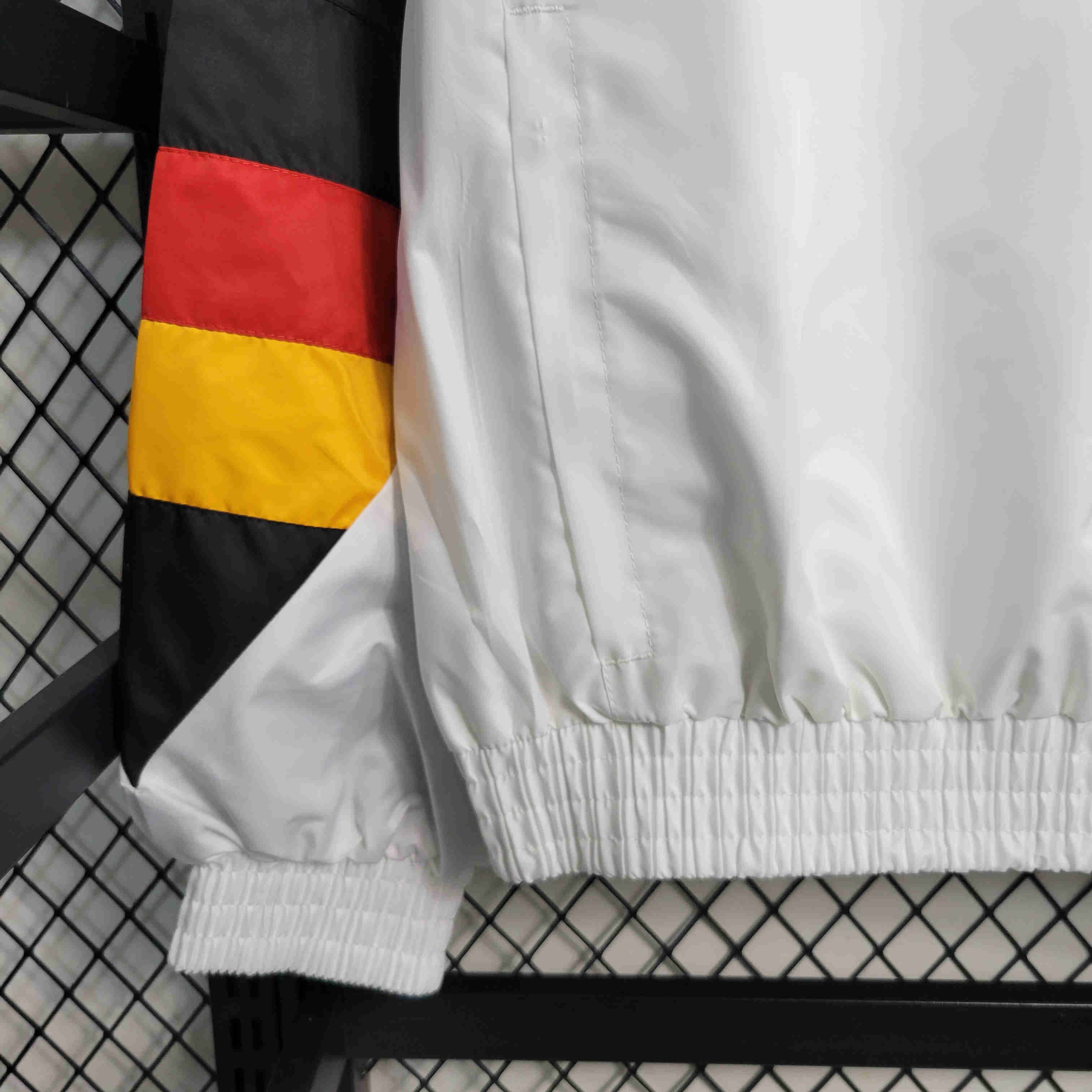 23-24 Manchester United White Windbreaker - Unitedfutballjersey