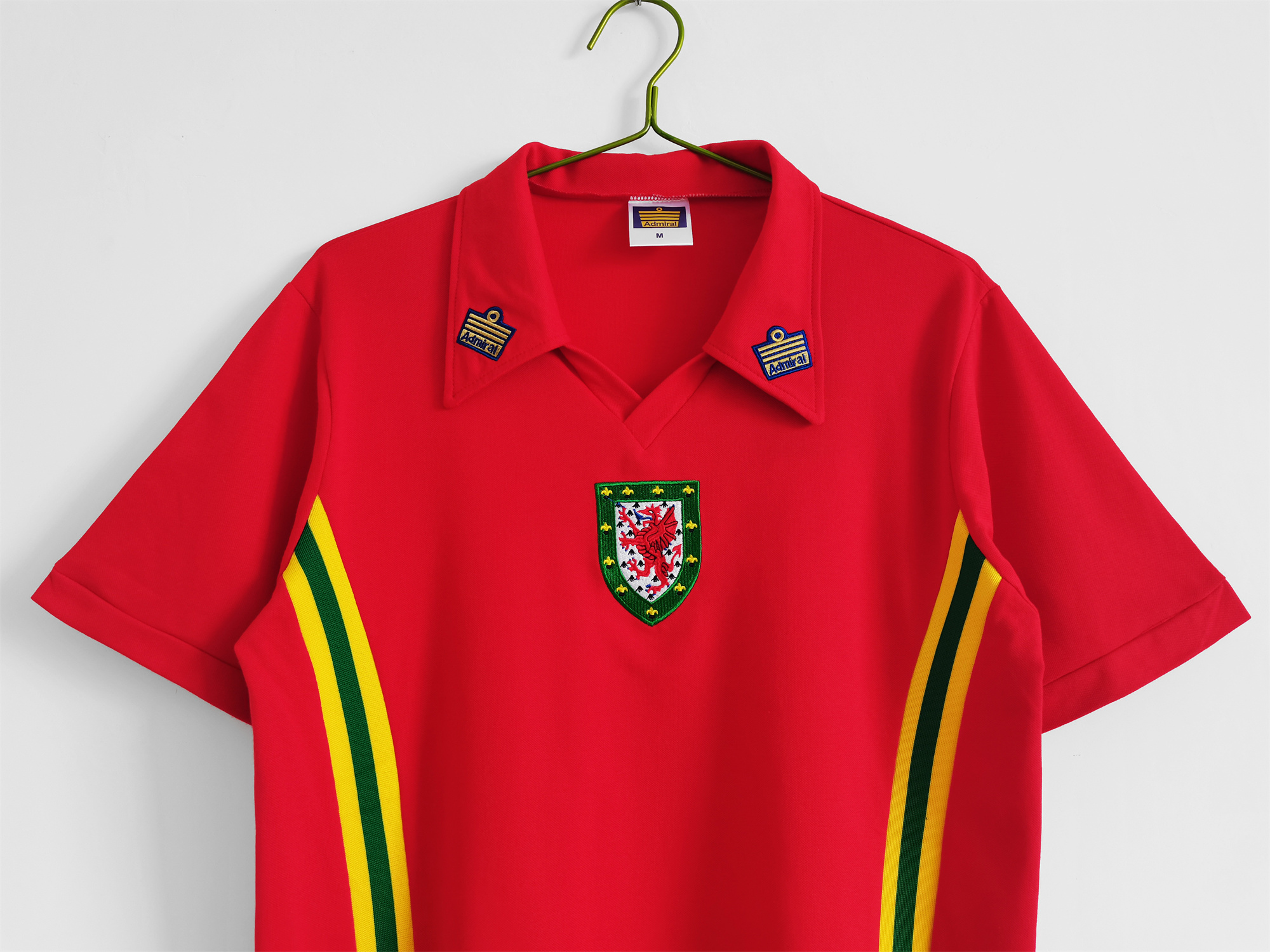 Retro Wales 1976 Home Stadium Jersey - Unitedfutballjersey
