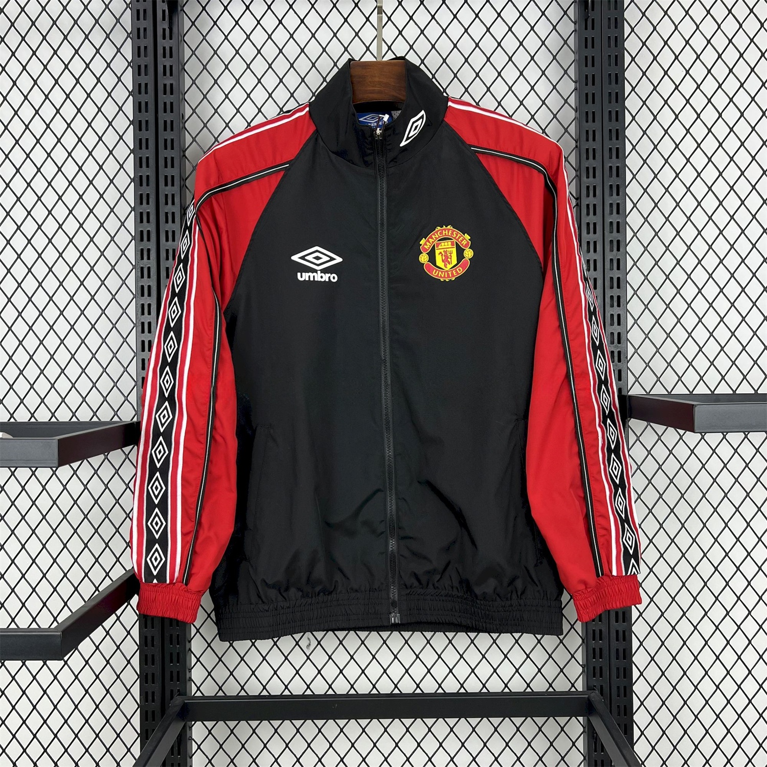 Manchester United Retro 1998-99 Throwback Windbreaker Jacket - Black and Red - Unitedfutballjersey