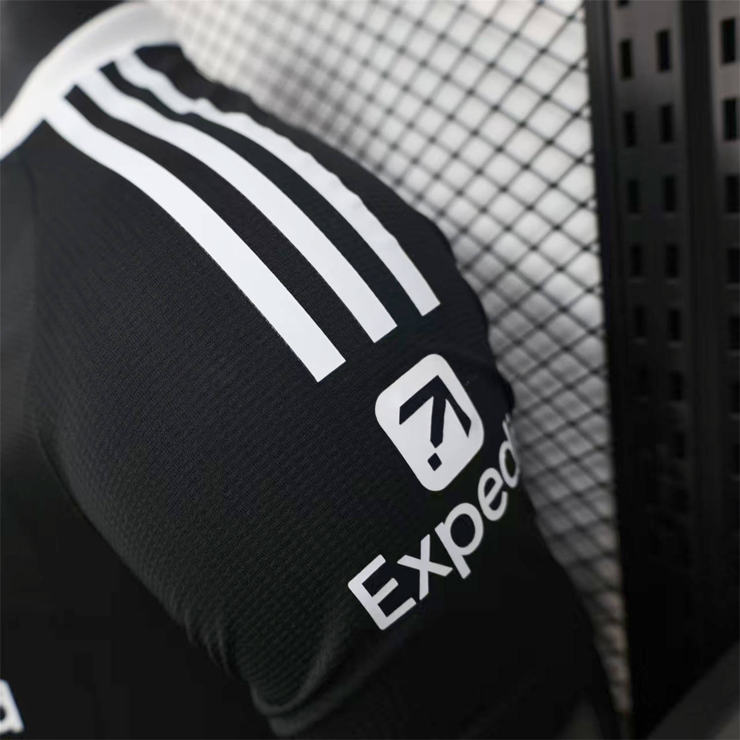 Liver.pool 25-26 Black Trefoil Goalkeeper Jersey - Player Version - Unitedfutballjersey