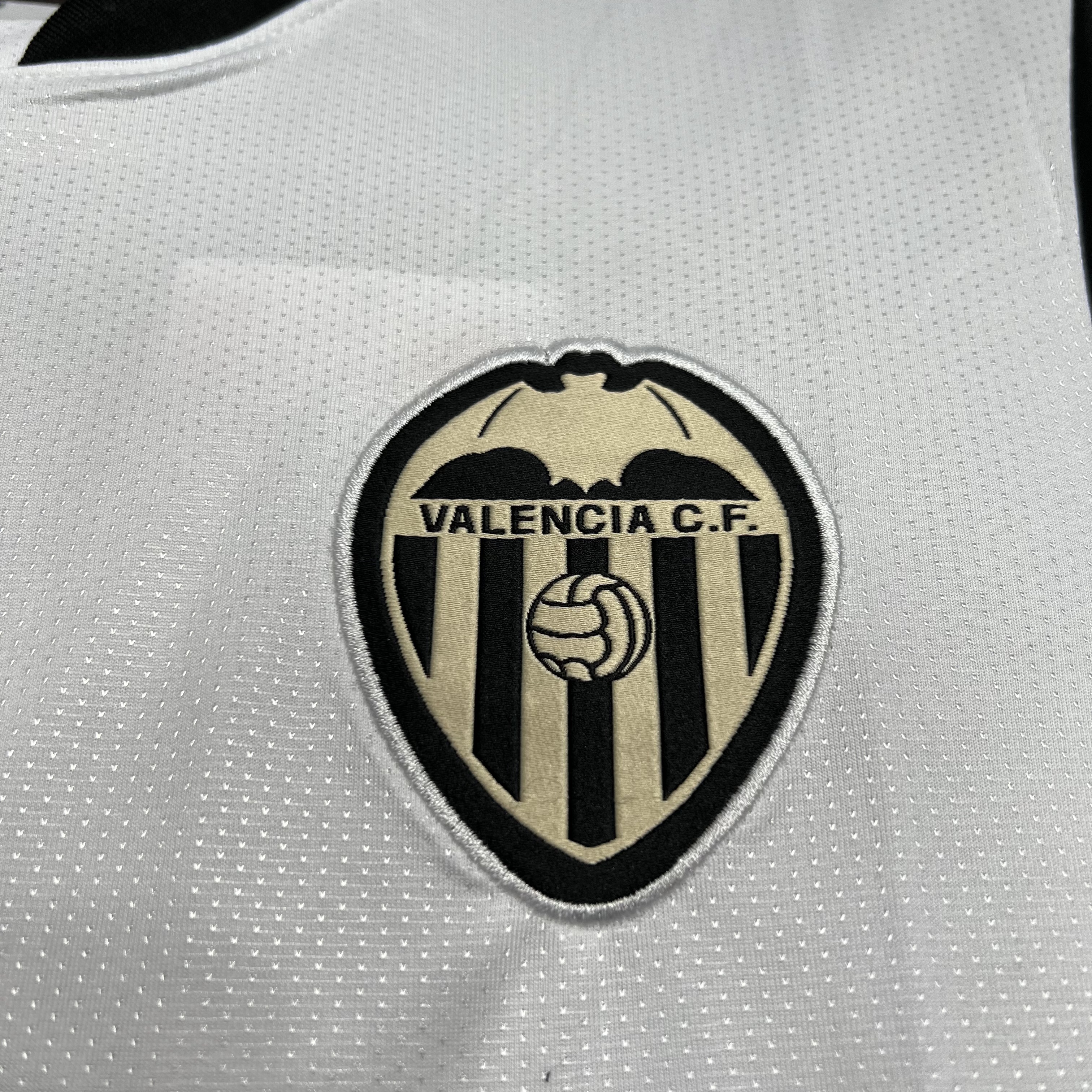 Valencia 24-25 Home Stadium Jersey - Fans Version - Unitedfutballjersey